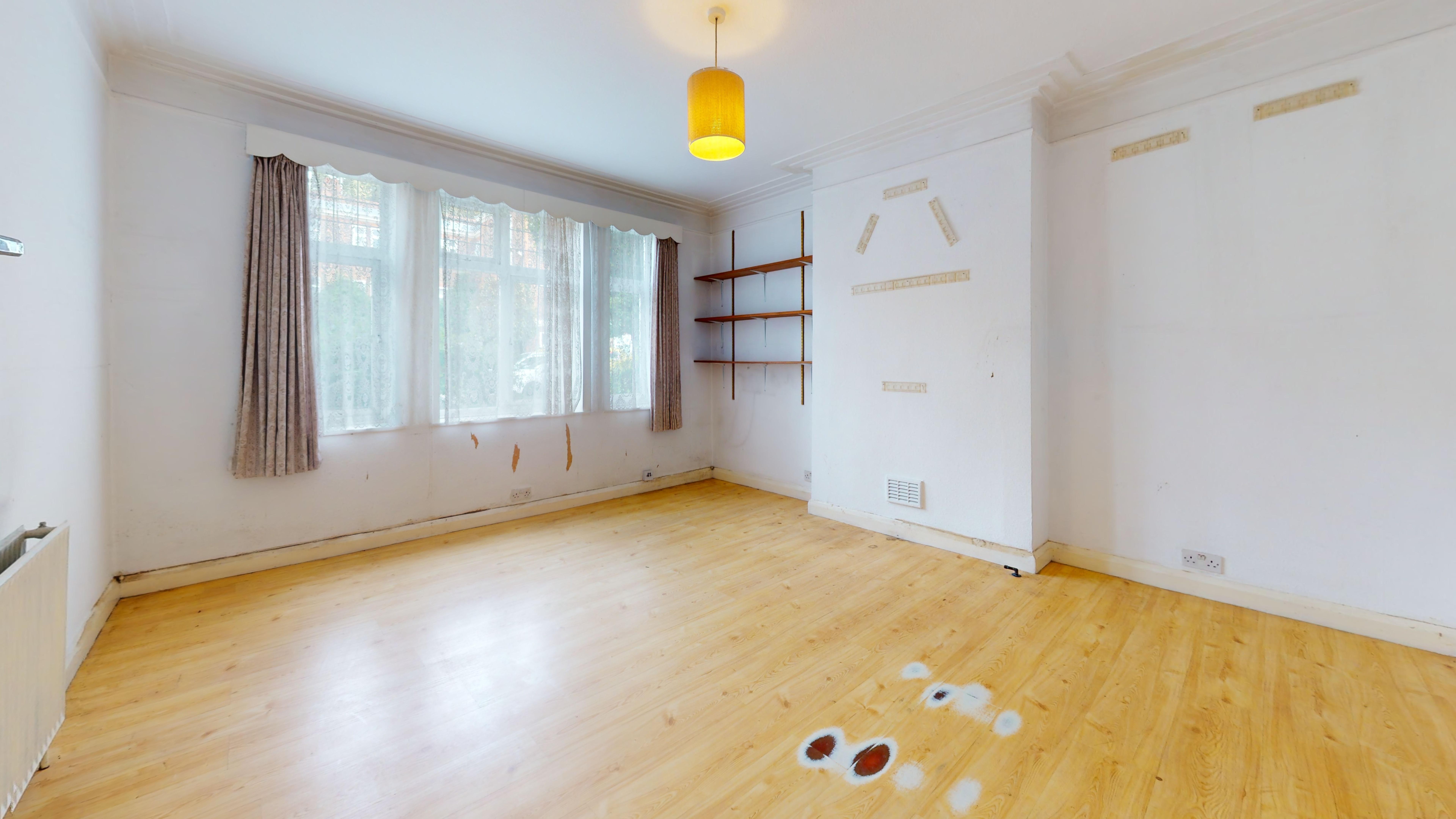 12 Hamilton Court, Hamilton Road, London, W5 2EJ