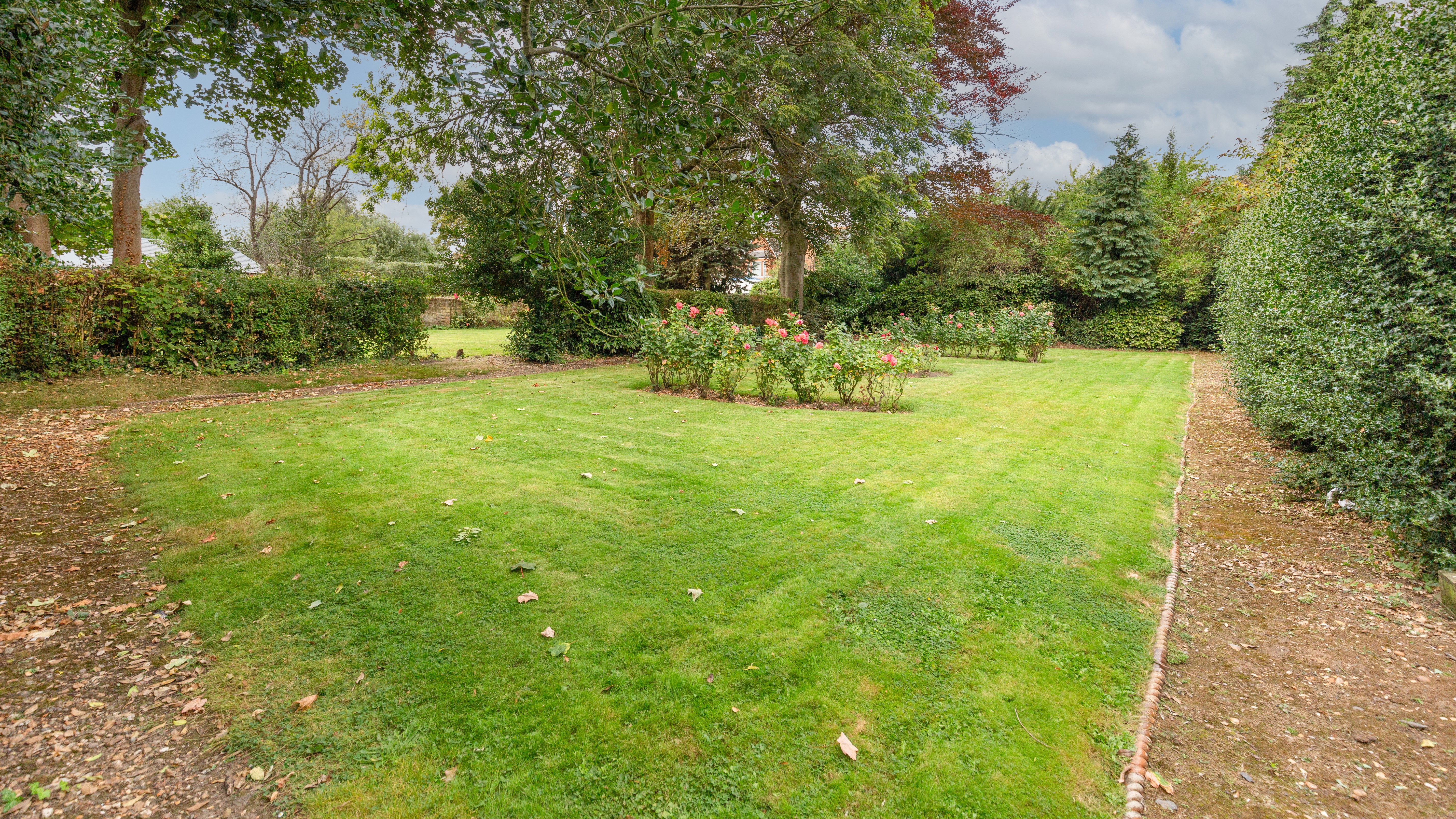 12 Hamilton Court, Hamilton Road, London, W5 2EJ