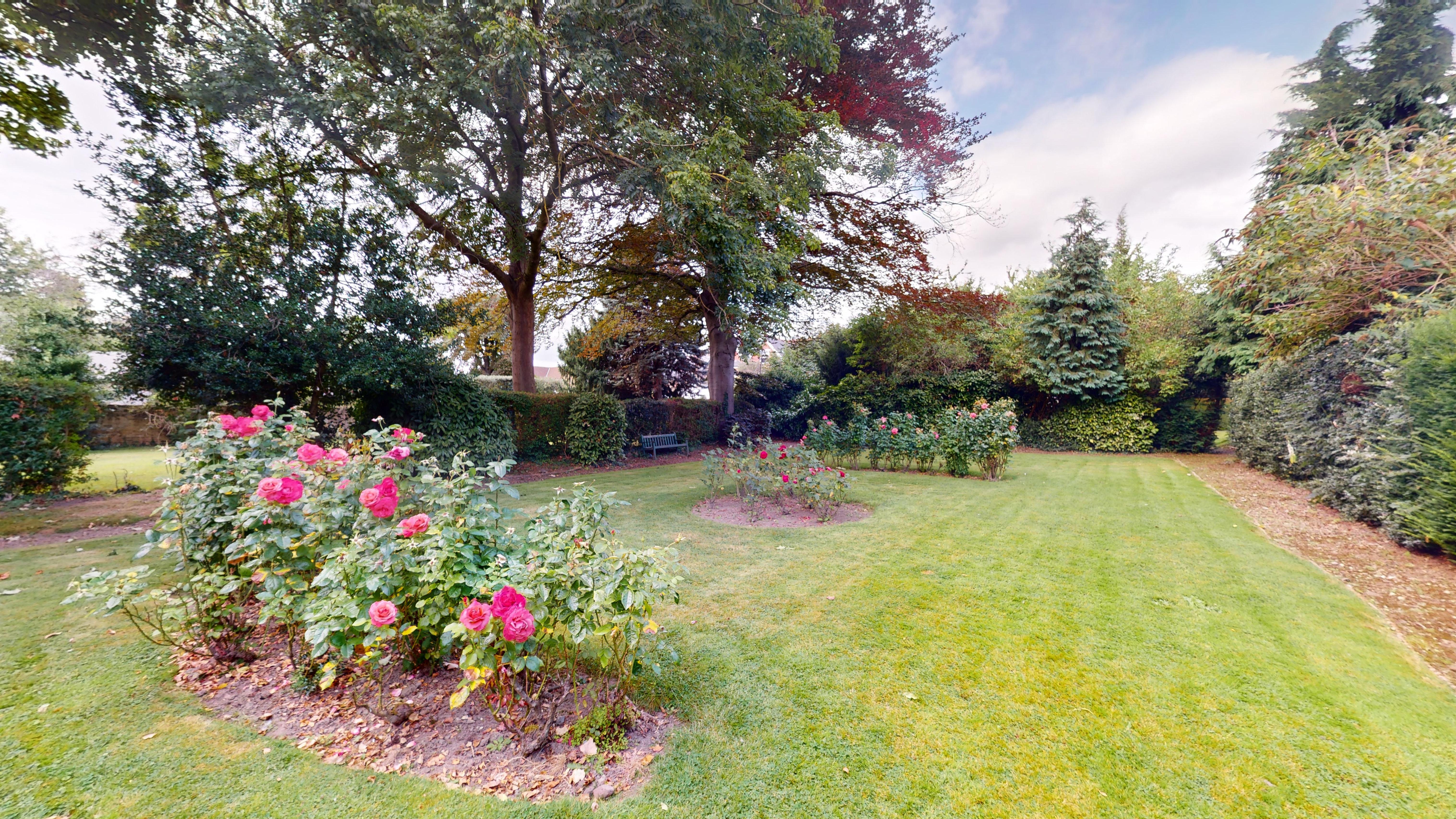 12 Hamilton Court, Hamilton Road, London, W5 2EJ