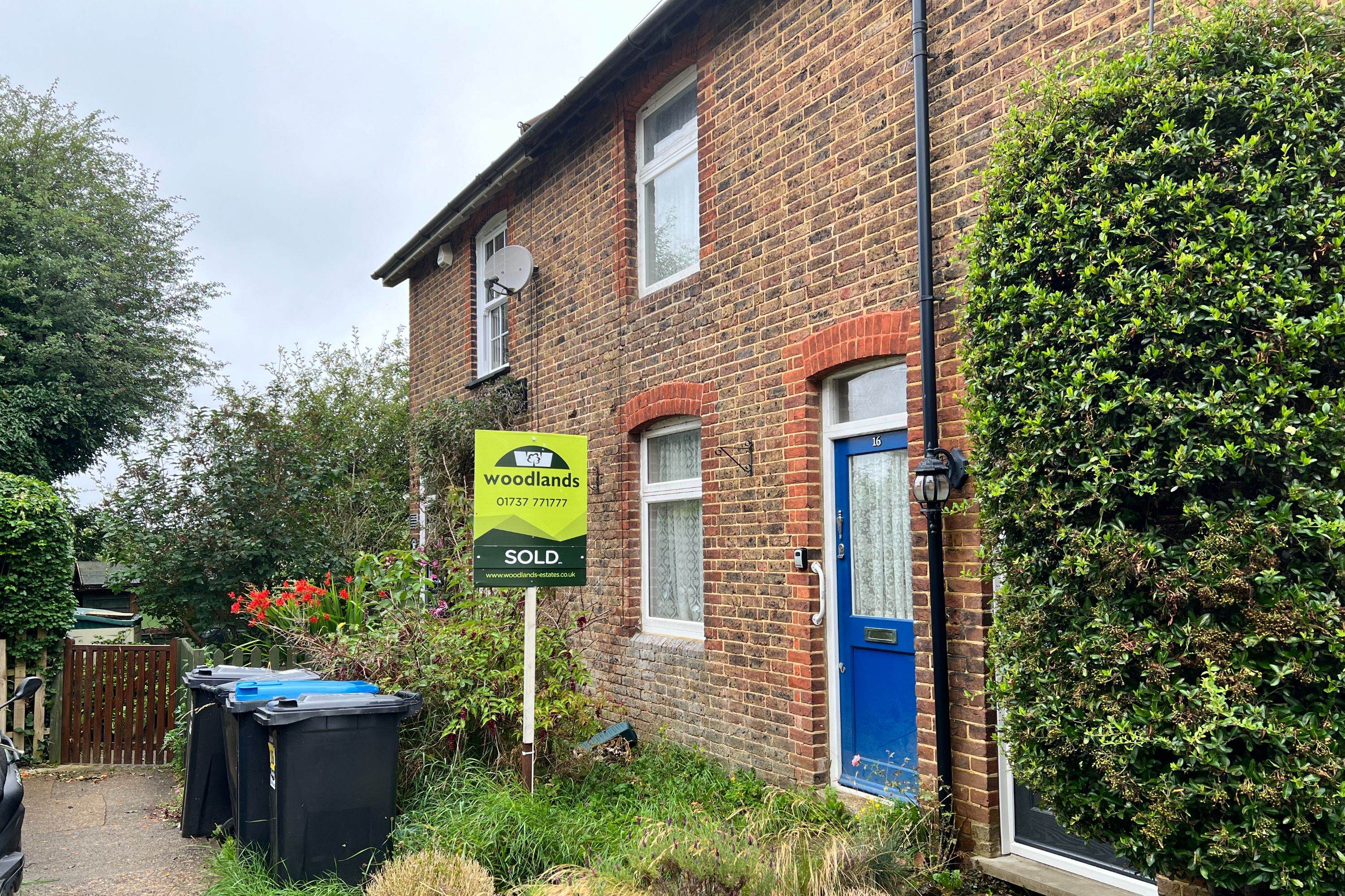 16 Trindles Road, South Nutfield, Surrey, RH1 4JN
