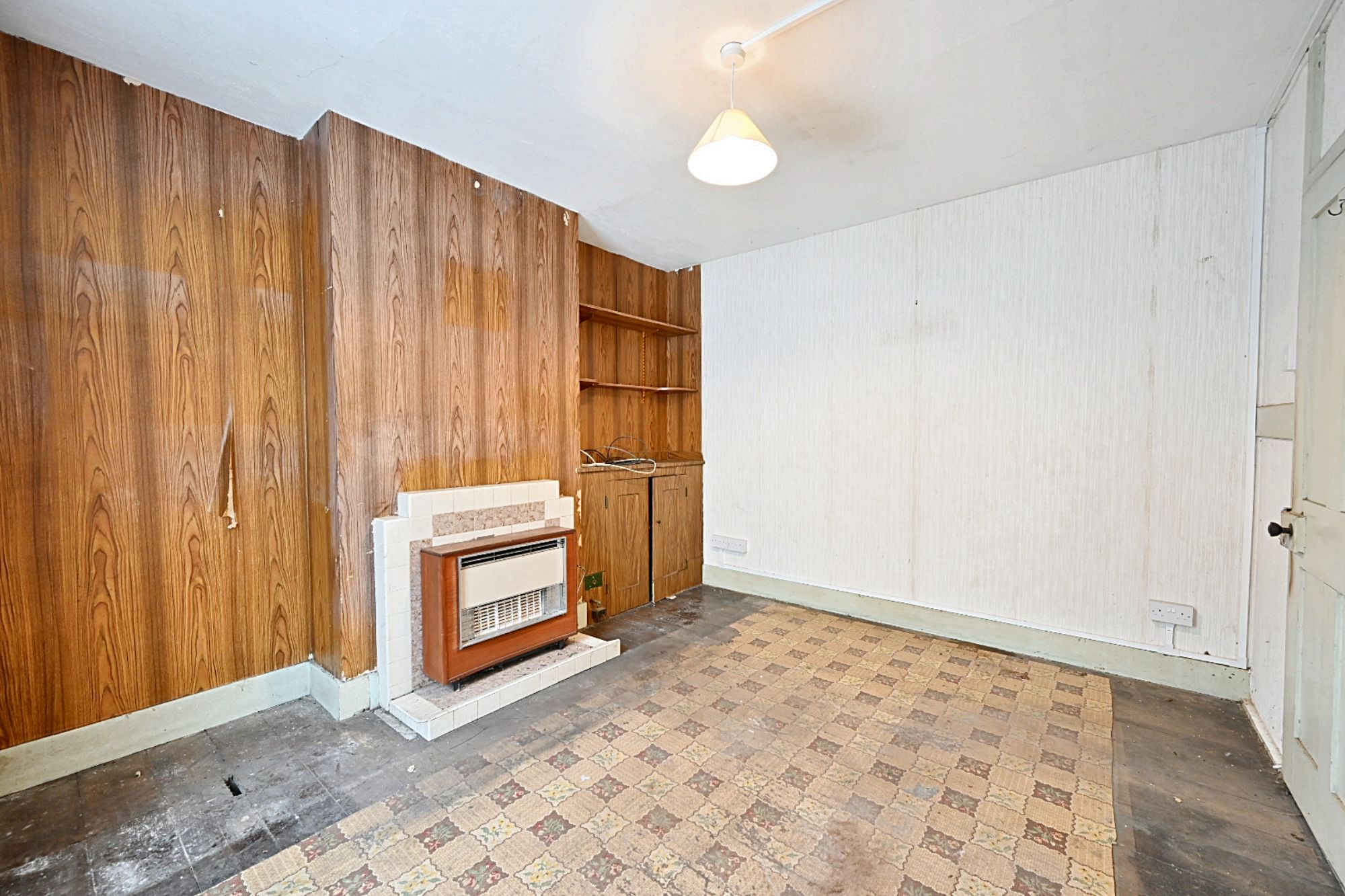 16 Trindles Road, South Nutfield, Surrey, RH1 4JN