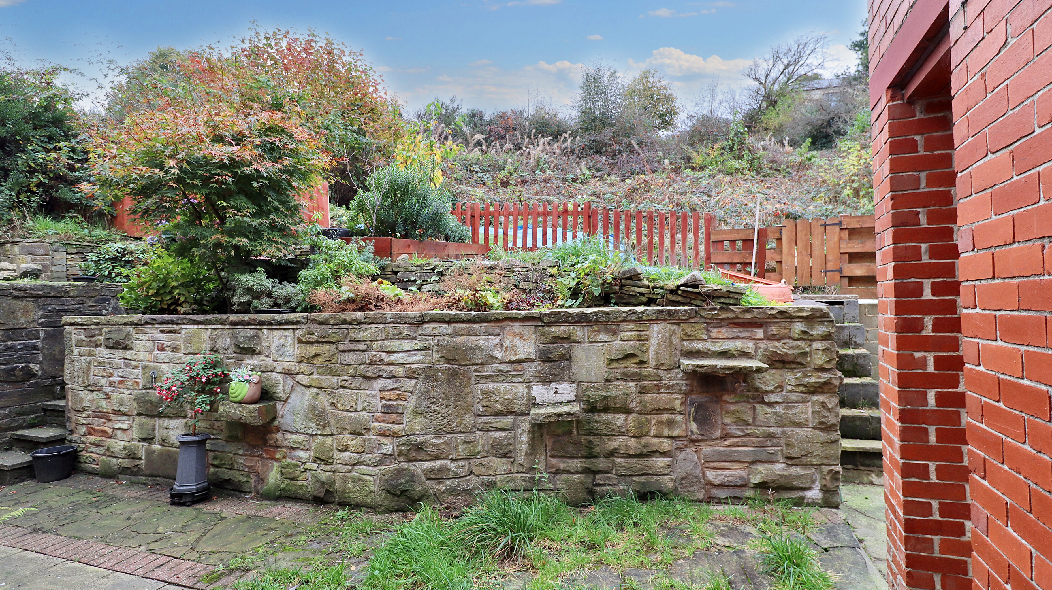 350 Wakefield Road, Denby Dale, Huddersfield, HD8 8RT
