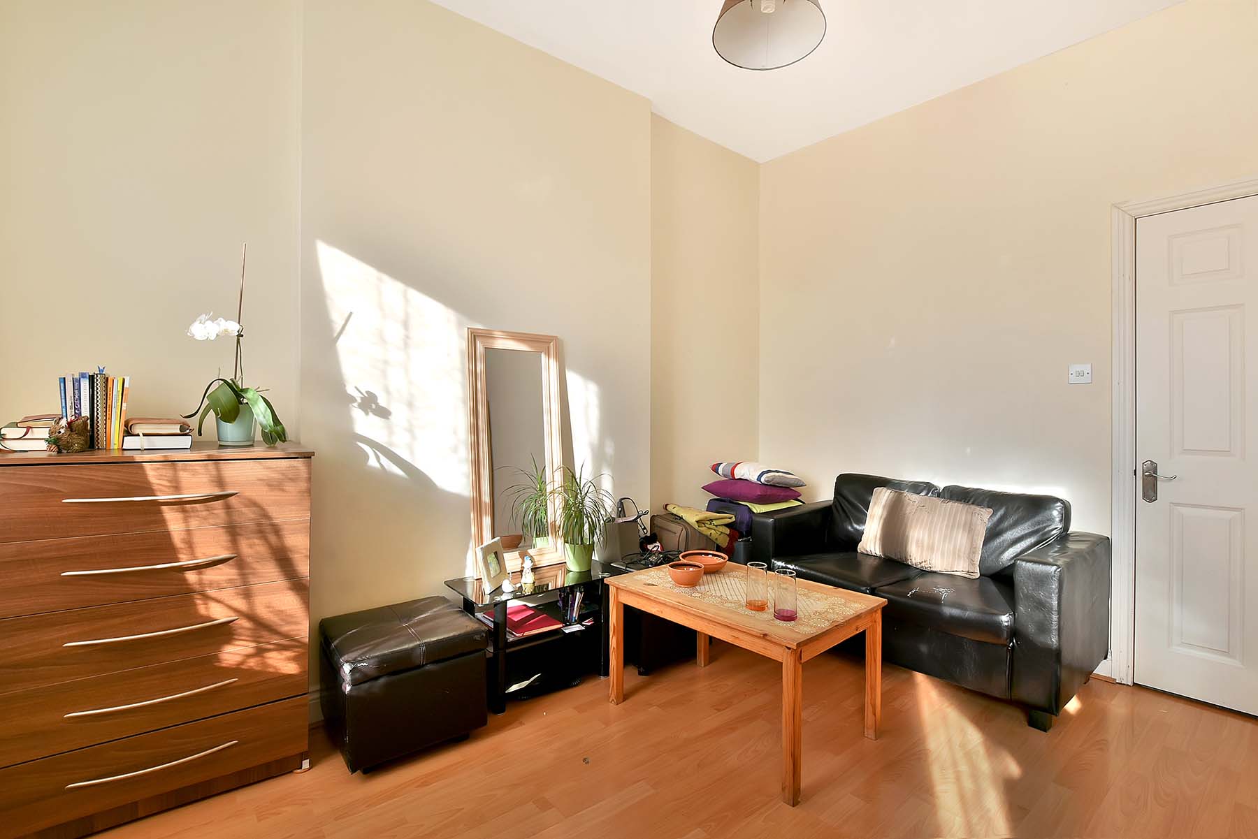 280 Kilburn High Road, London NW6 2BY