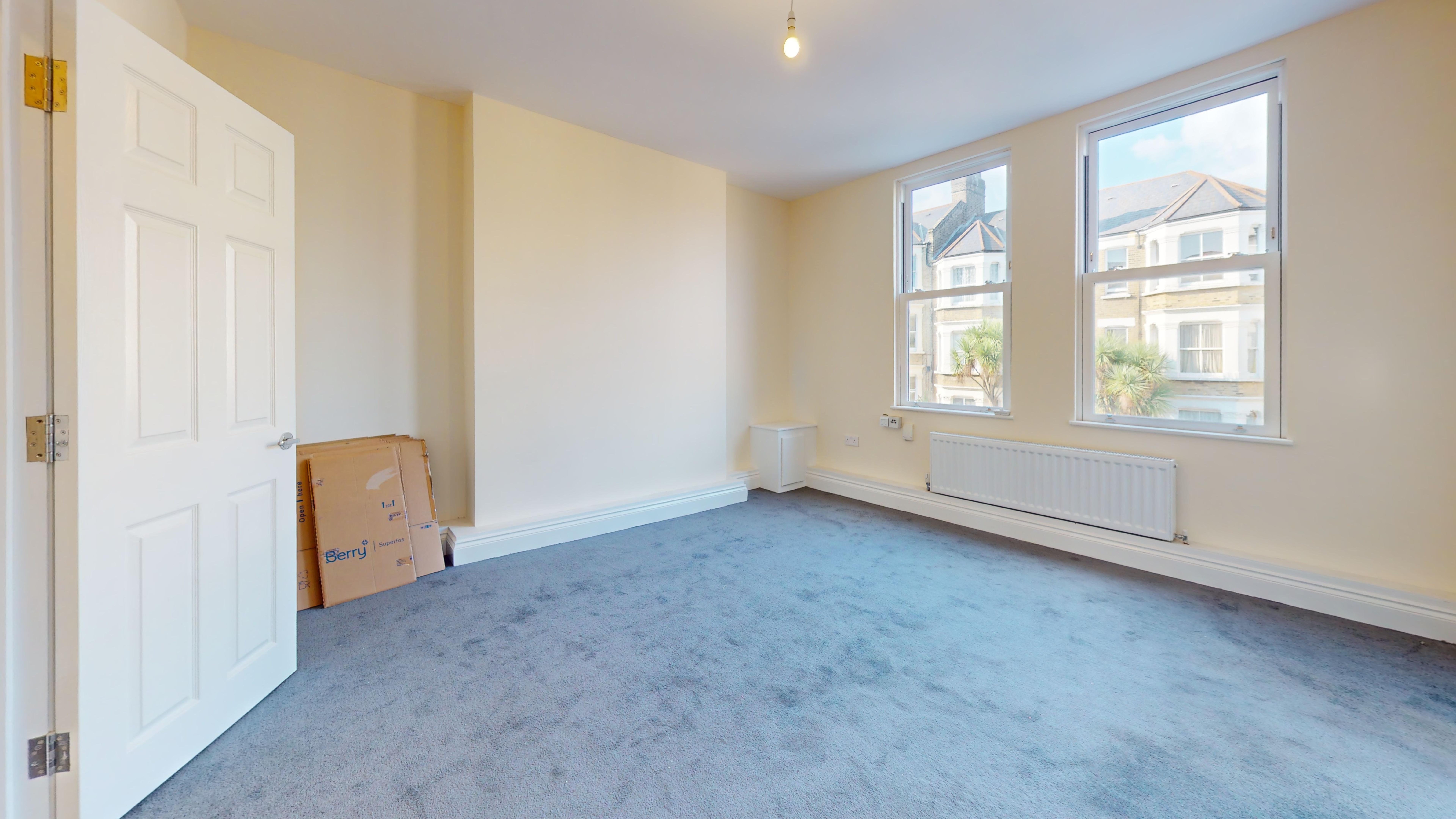 Flat B, 1 Wyndham Crescent, Tufnell Park, London, N19 5QJ