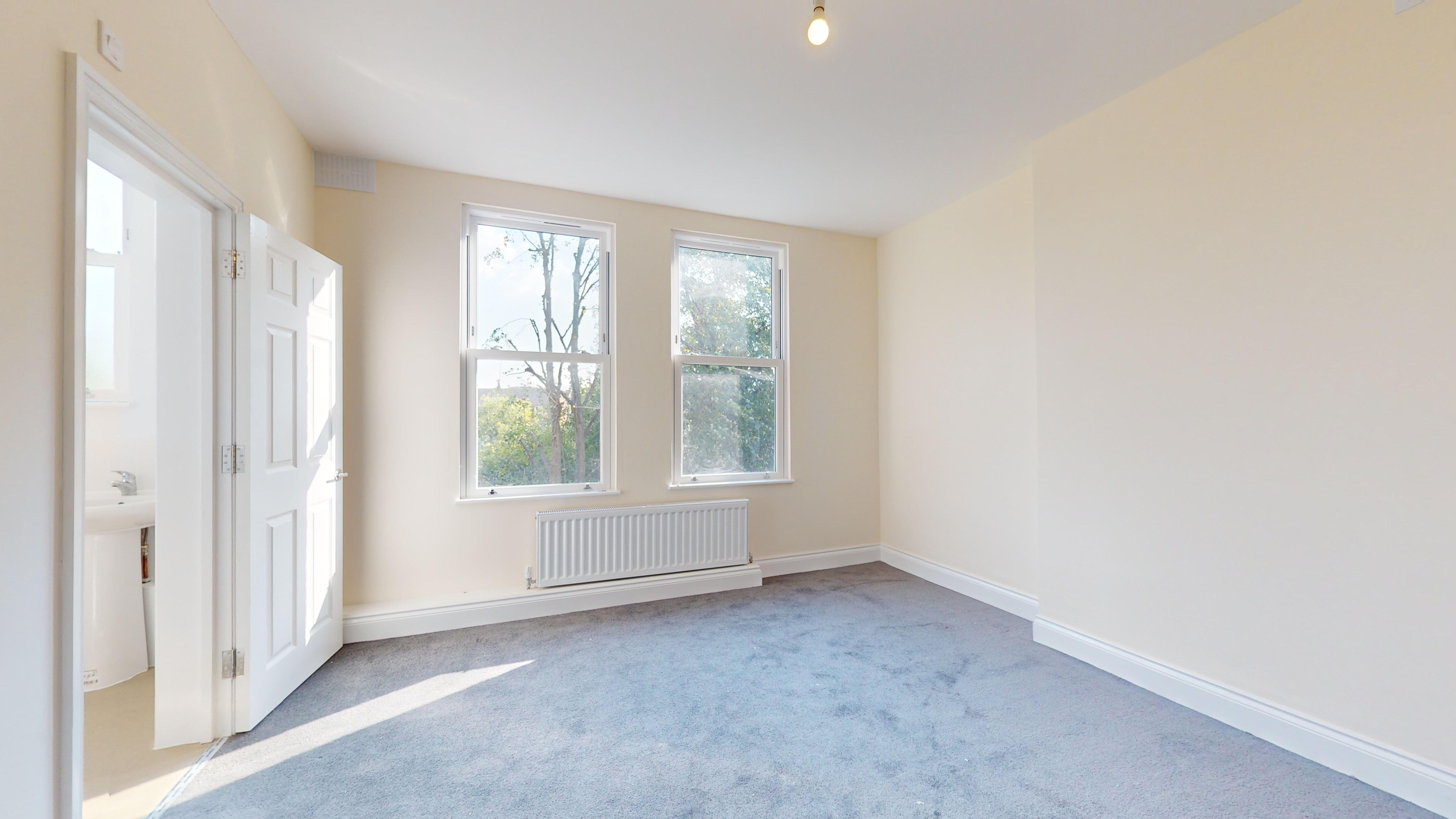 Flat B, 1 Wyndham Crescent, Tufnell Park, London, N19 5QJ