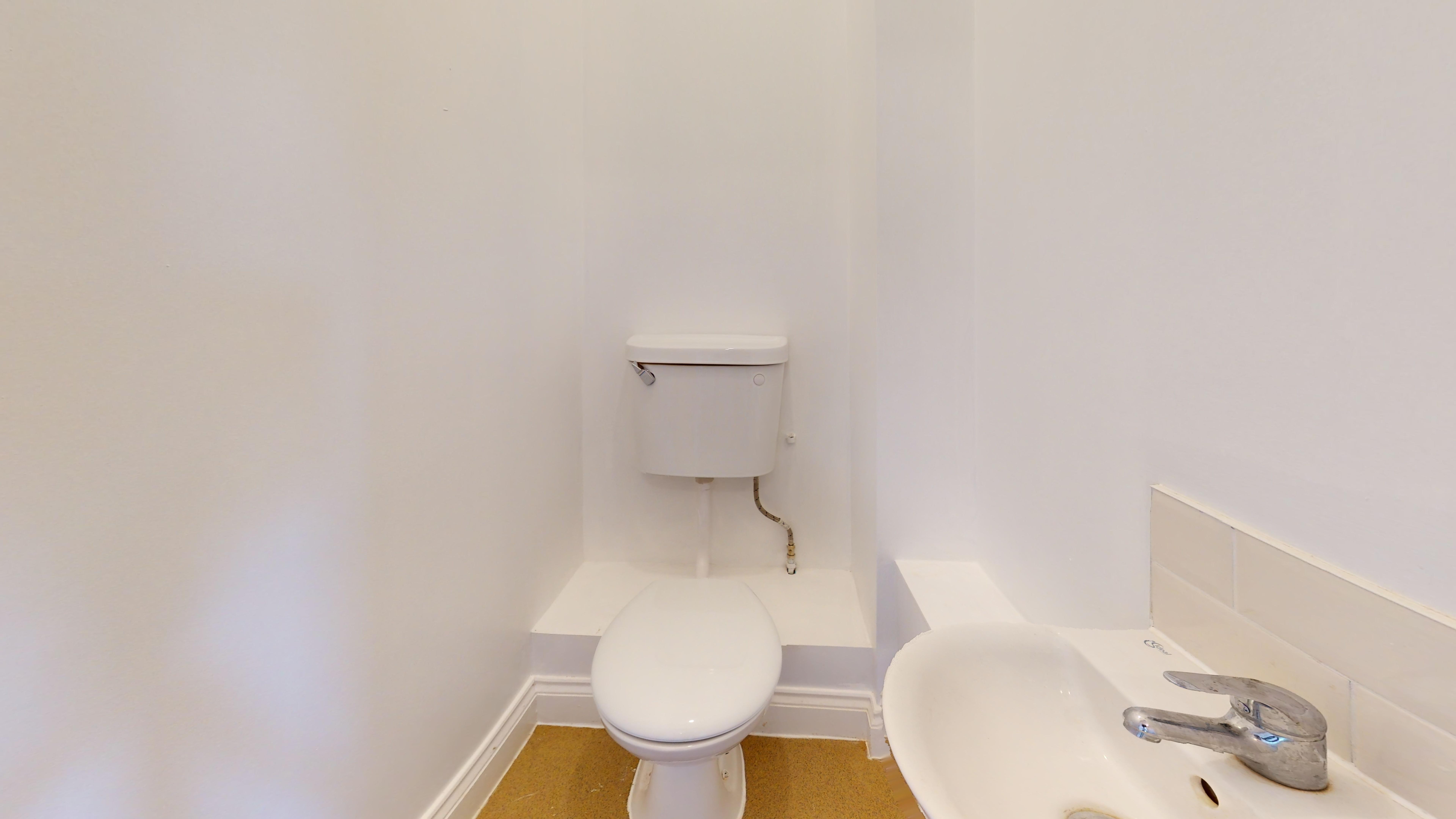 Flat B, 1 Wyndham Crescent, Tufnell Park, London, N19 5QJ