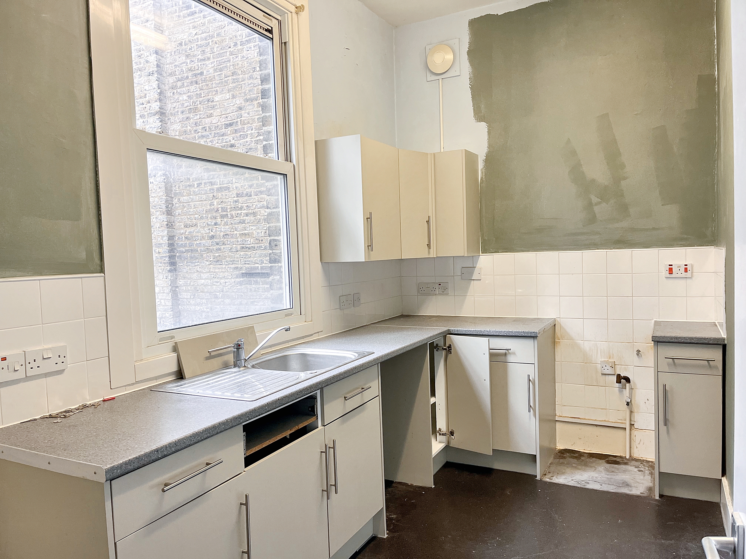76 Endlesham Road, Balham, London SW12 8JL
