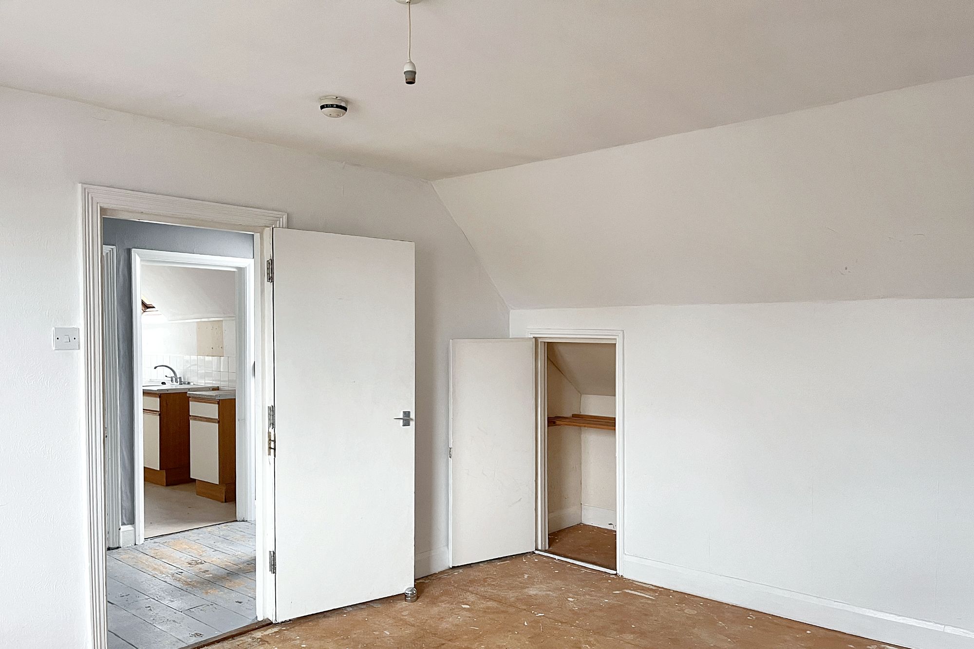 76 Endlesham Road, Balham, London SW12 8JL