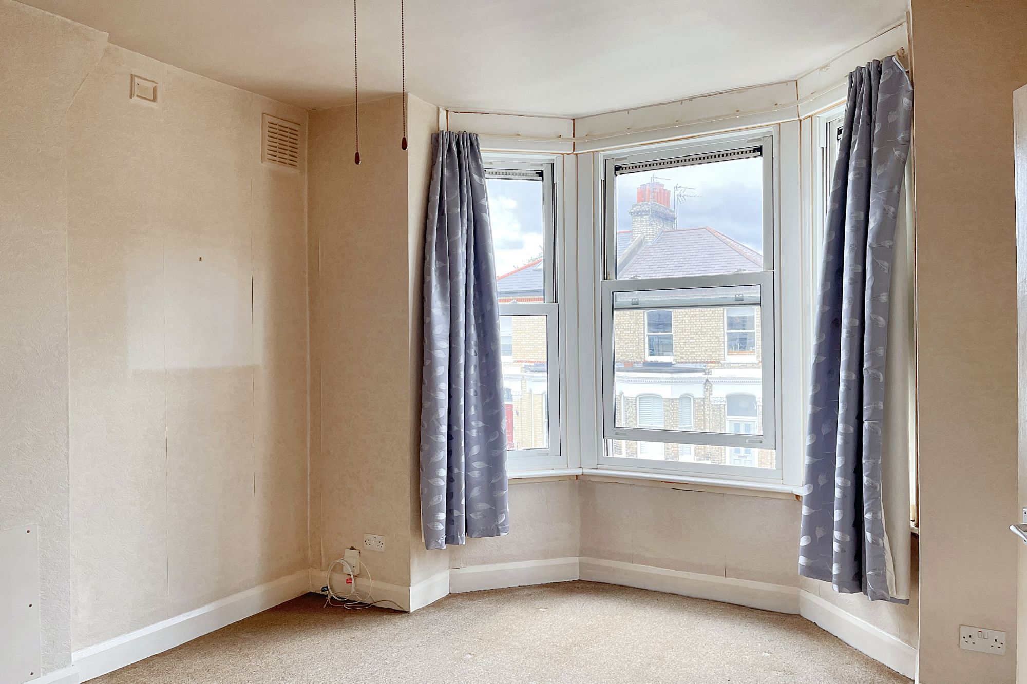 76 Endlesham Road, Balham, London SW12 8JL