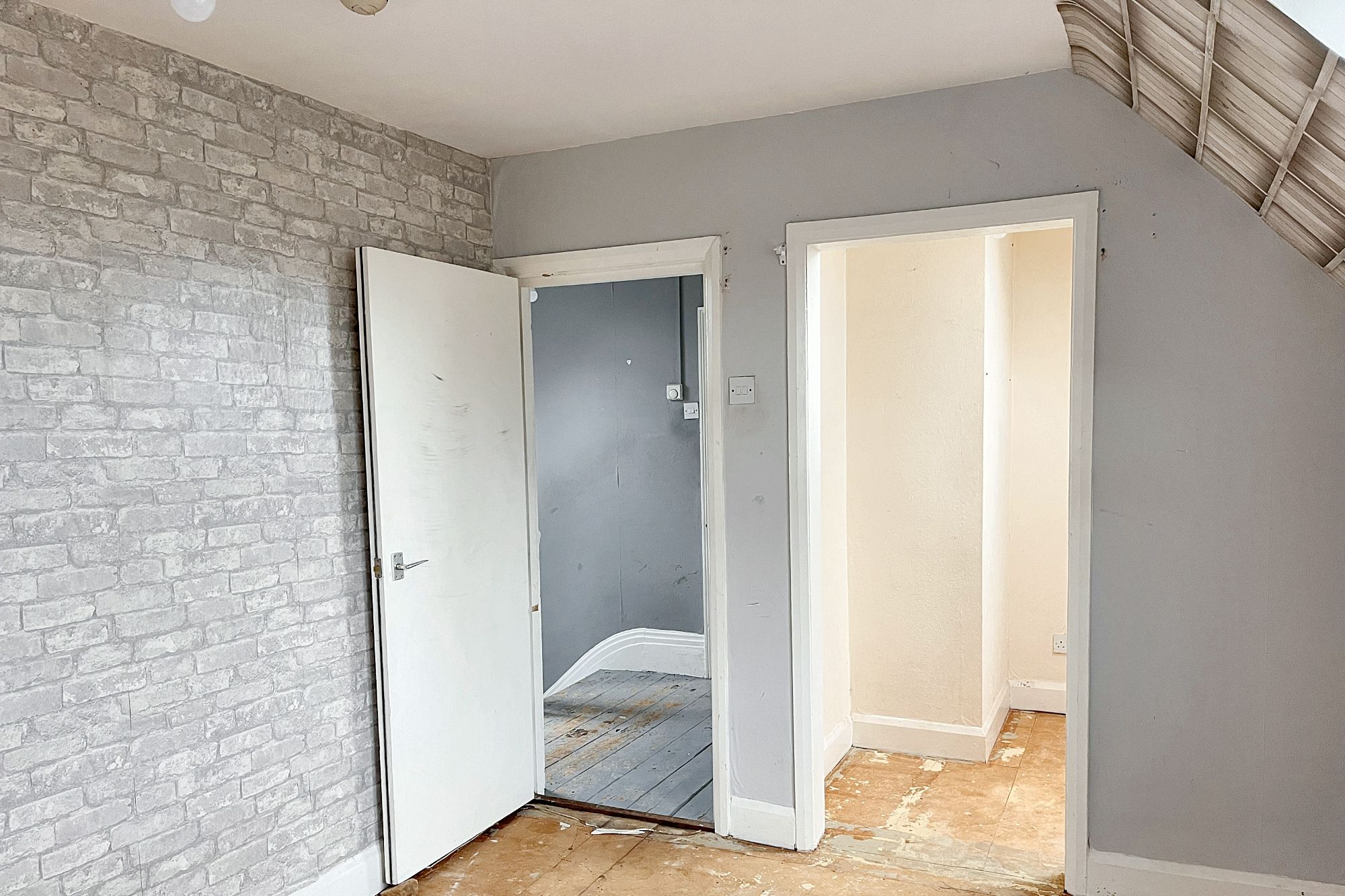 76 Endlesham Road, Balham, London SW12 8JL