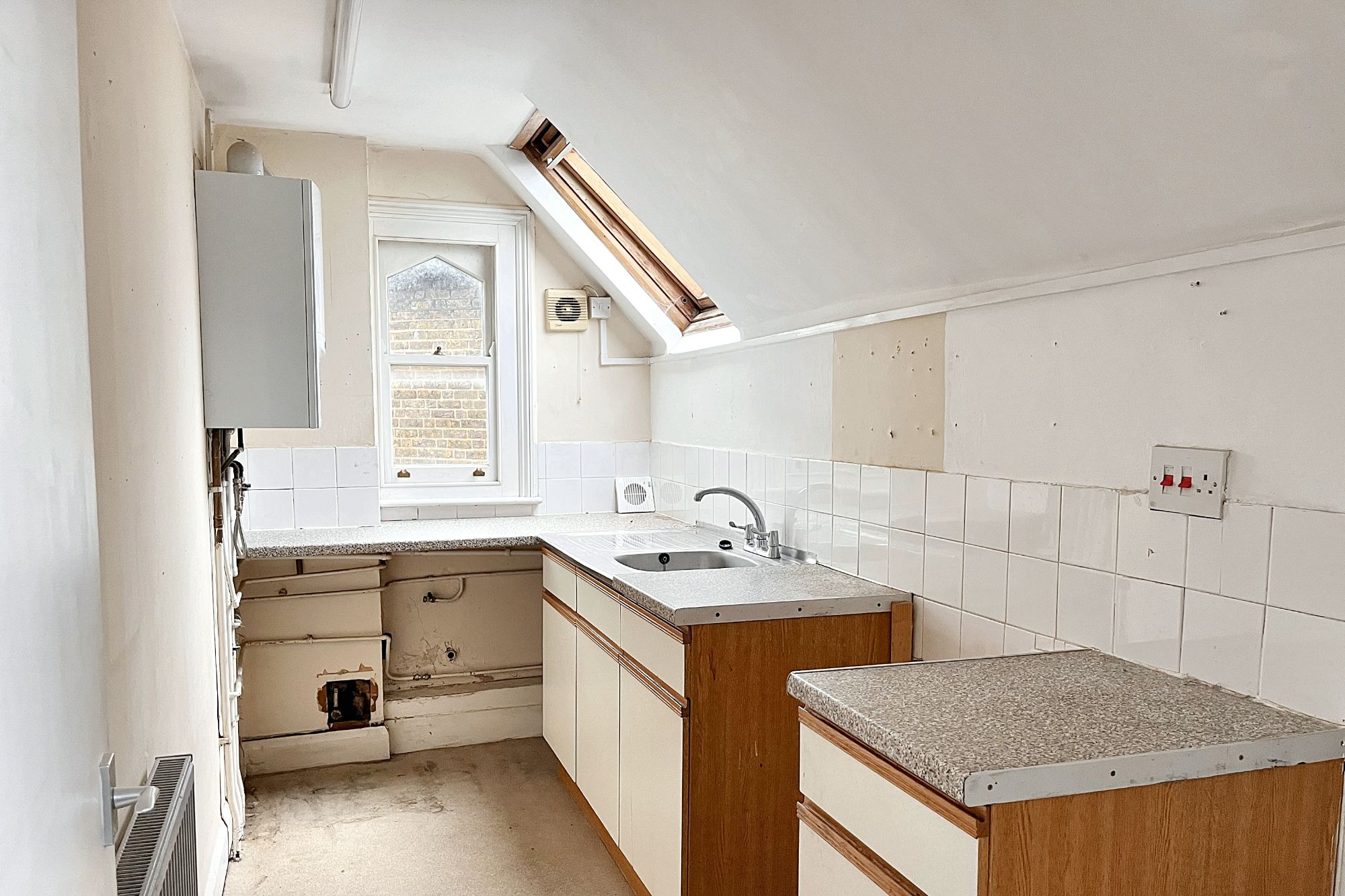 76 Endlesham Road, Balham, London SW12 8JL