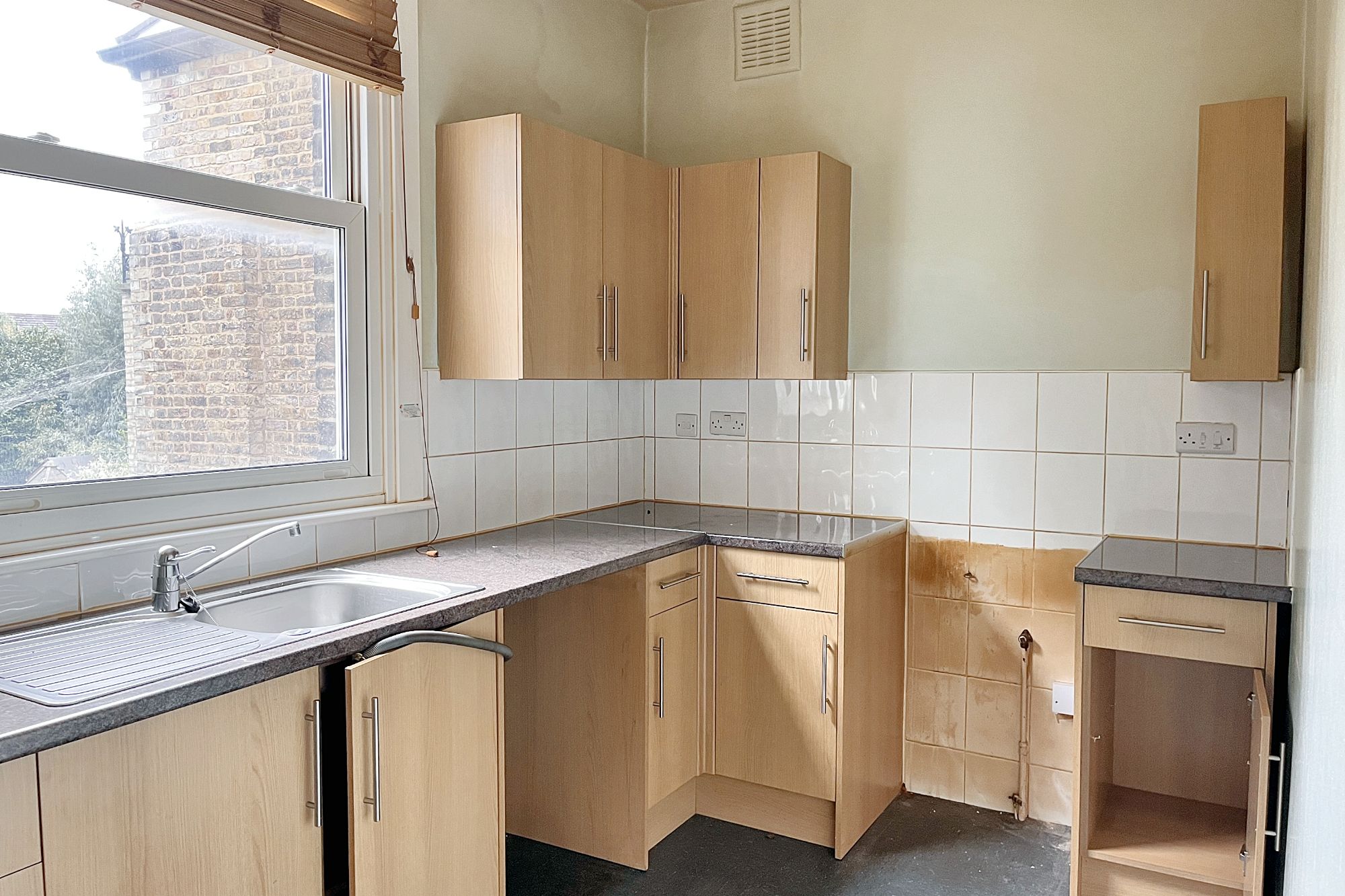 76 Endlesham Road, Balham, London SW12 8JL