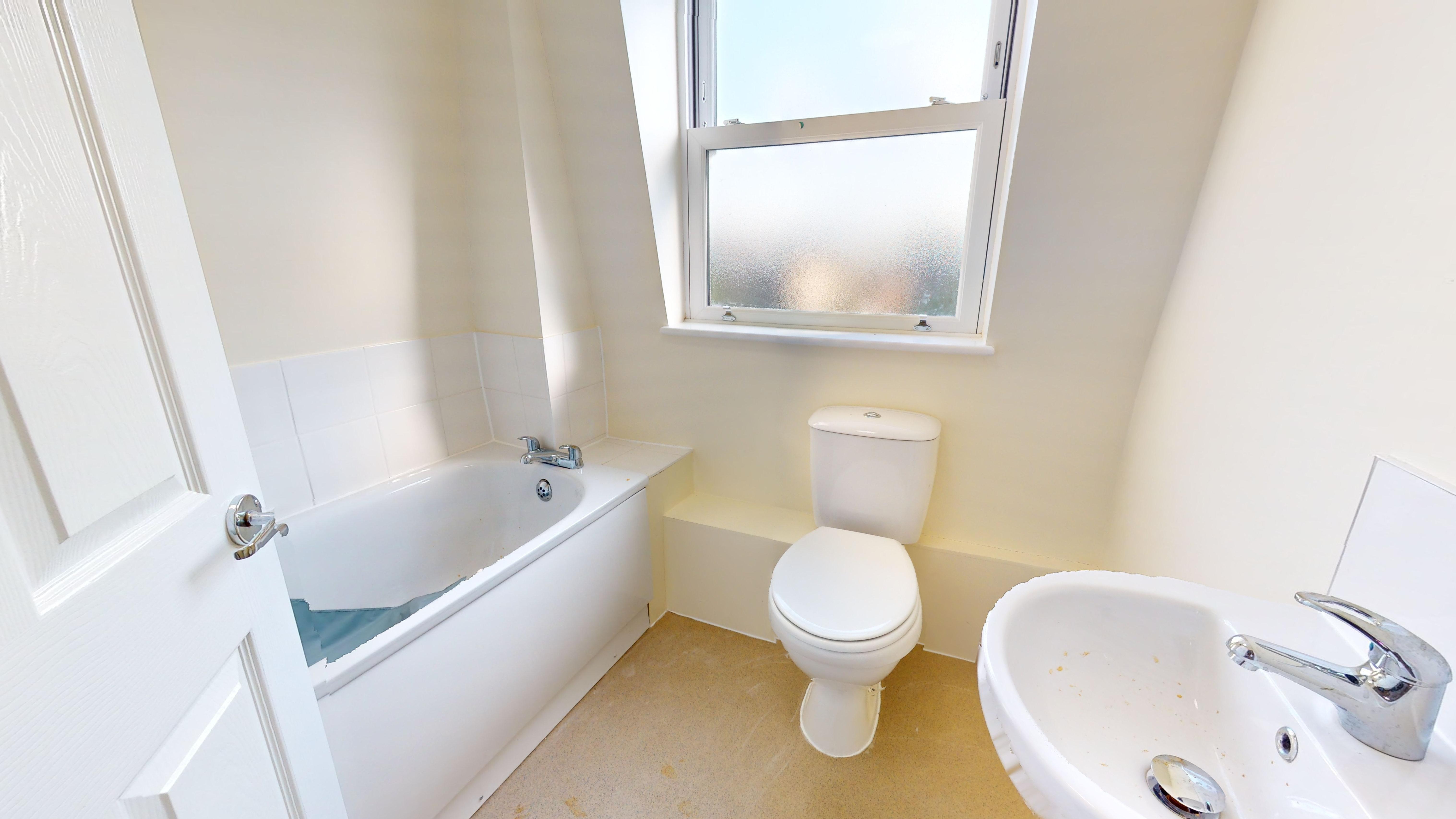 Flat C, 1 Wyndham Crescent, Tufnell Park, London, N19 5QJ