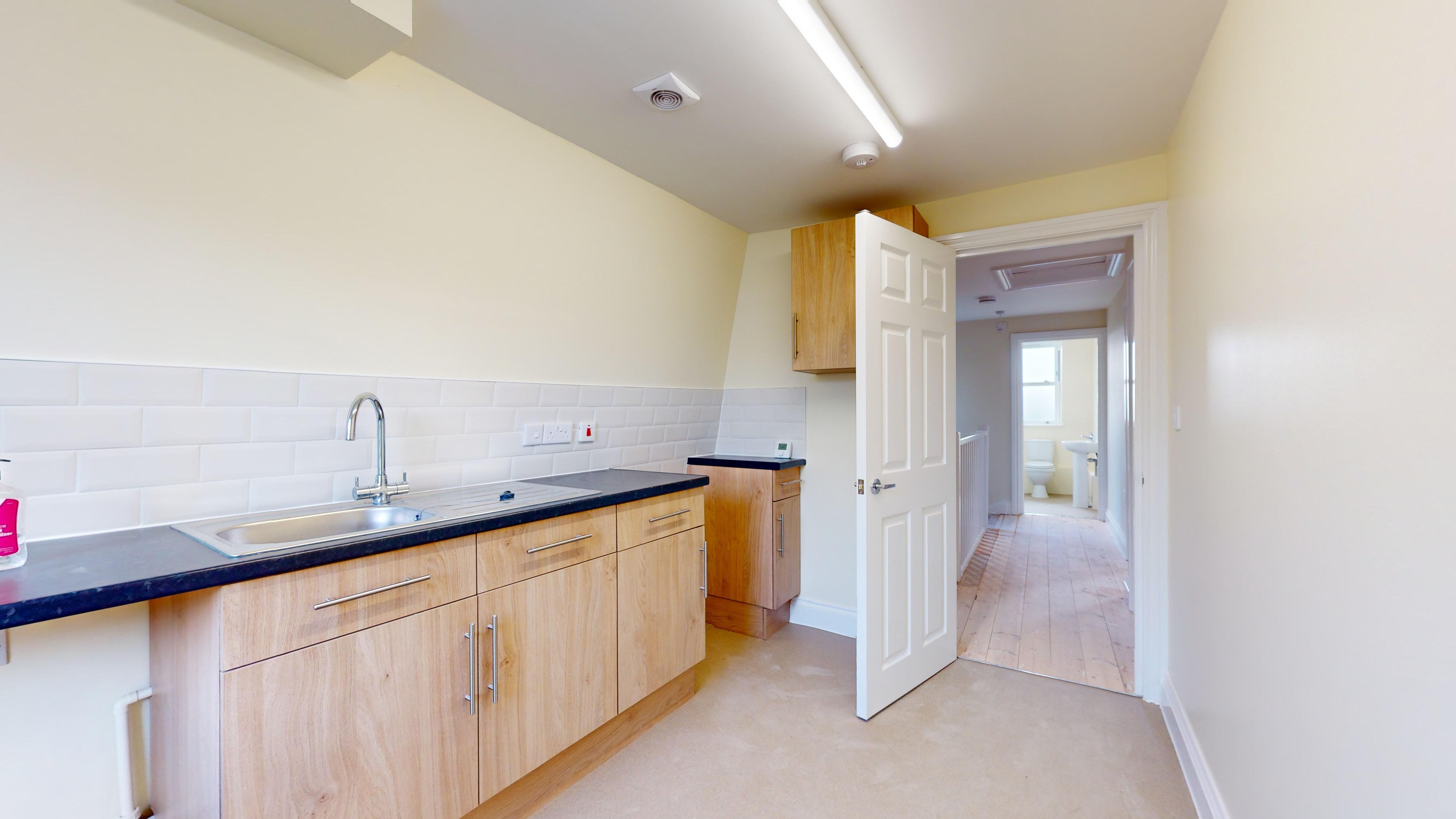 Flat C, 1 Wyndham Crescent, Tufnell Park, London, N19 5QJ