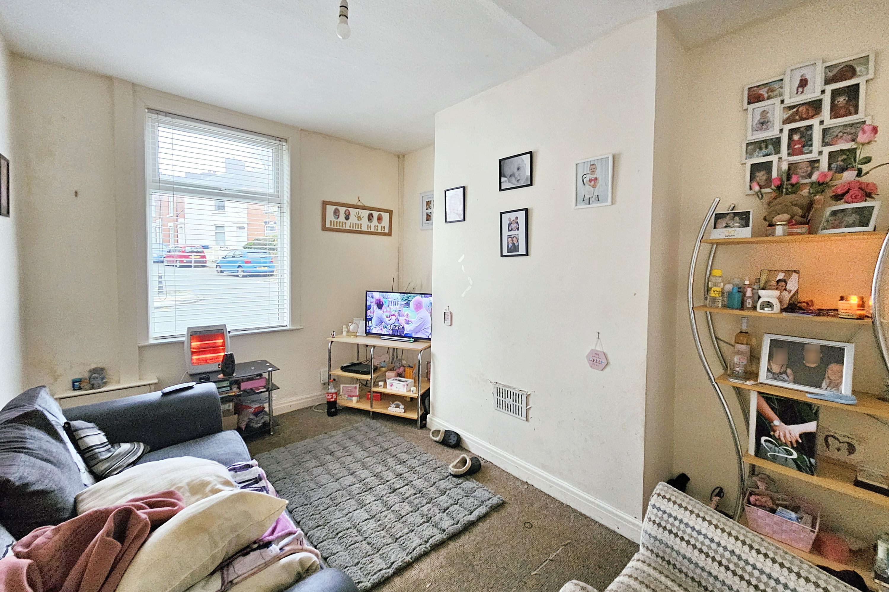 8 Kirby Road, Blackburn, Lancashire, BB2 4HW