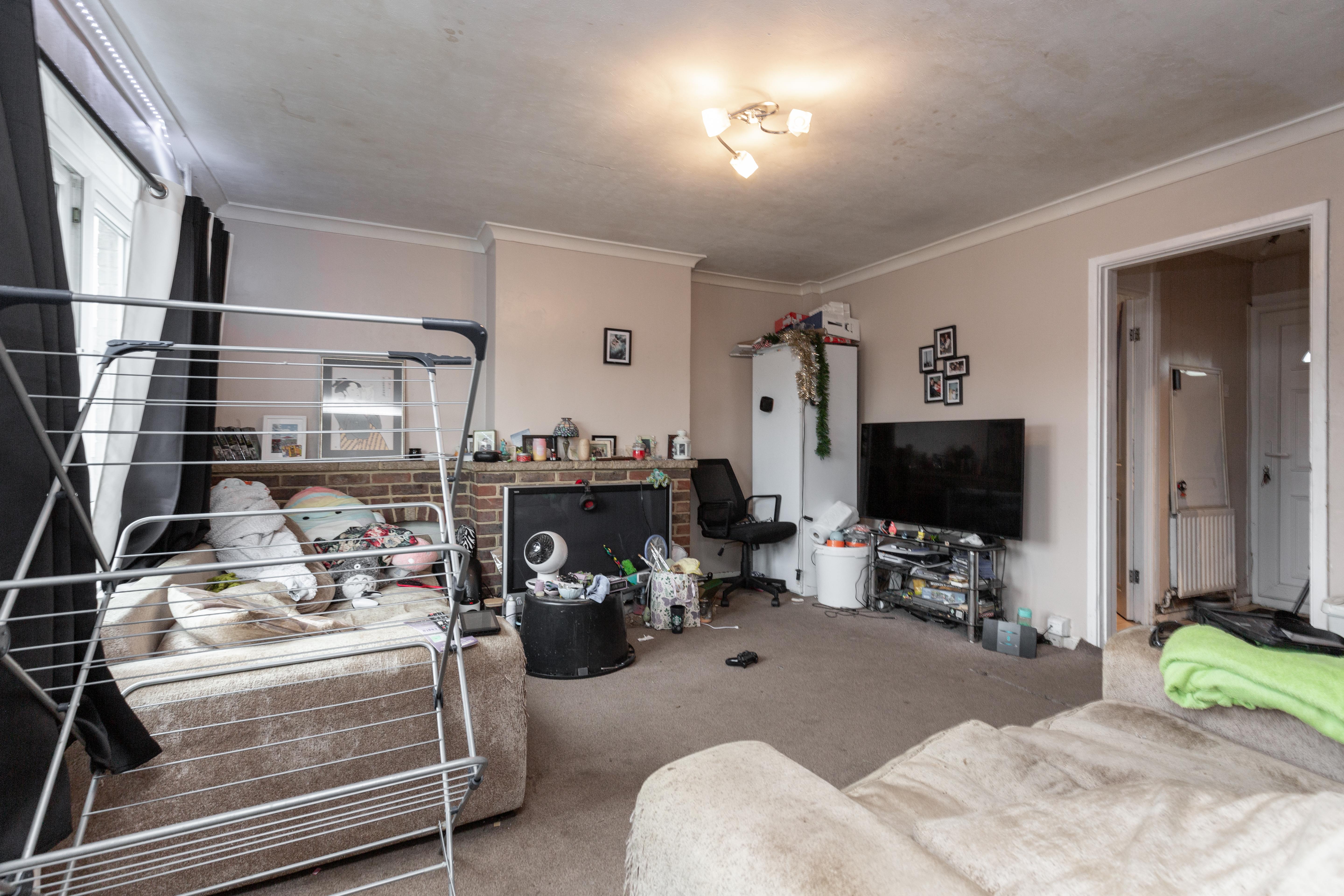 216 Pollards Oak Road, Hurst Green, Oxted, RH8 0JP