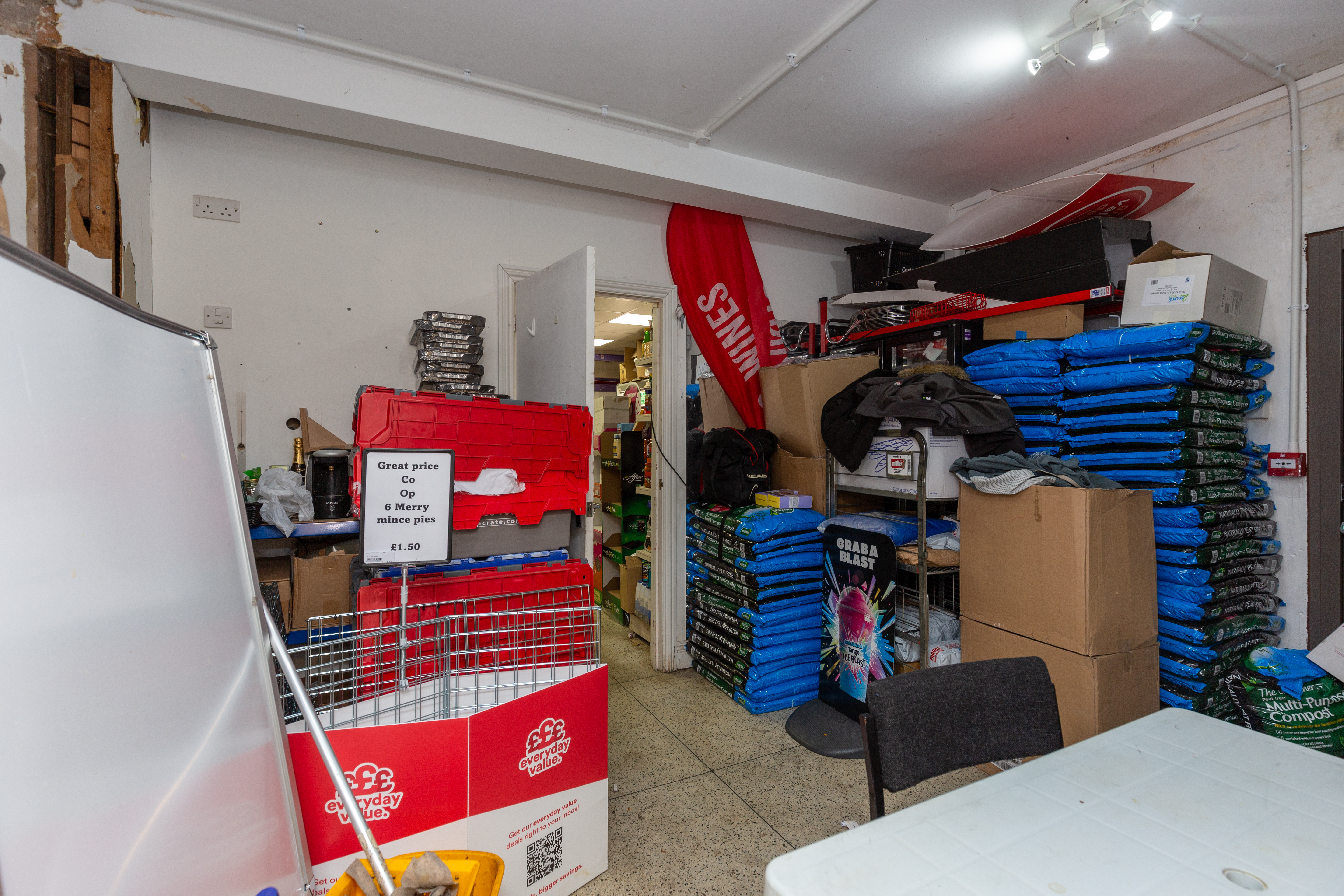 216 Pollards Oak Road, Hurst Green, Oxted, RH8 0JP