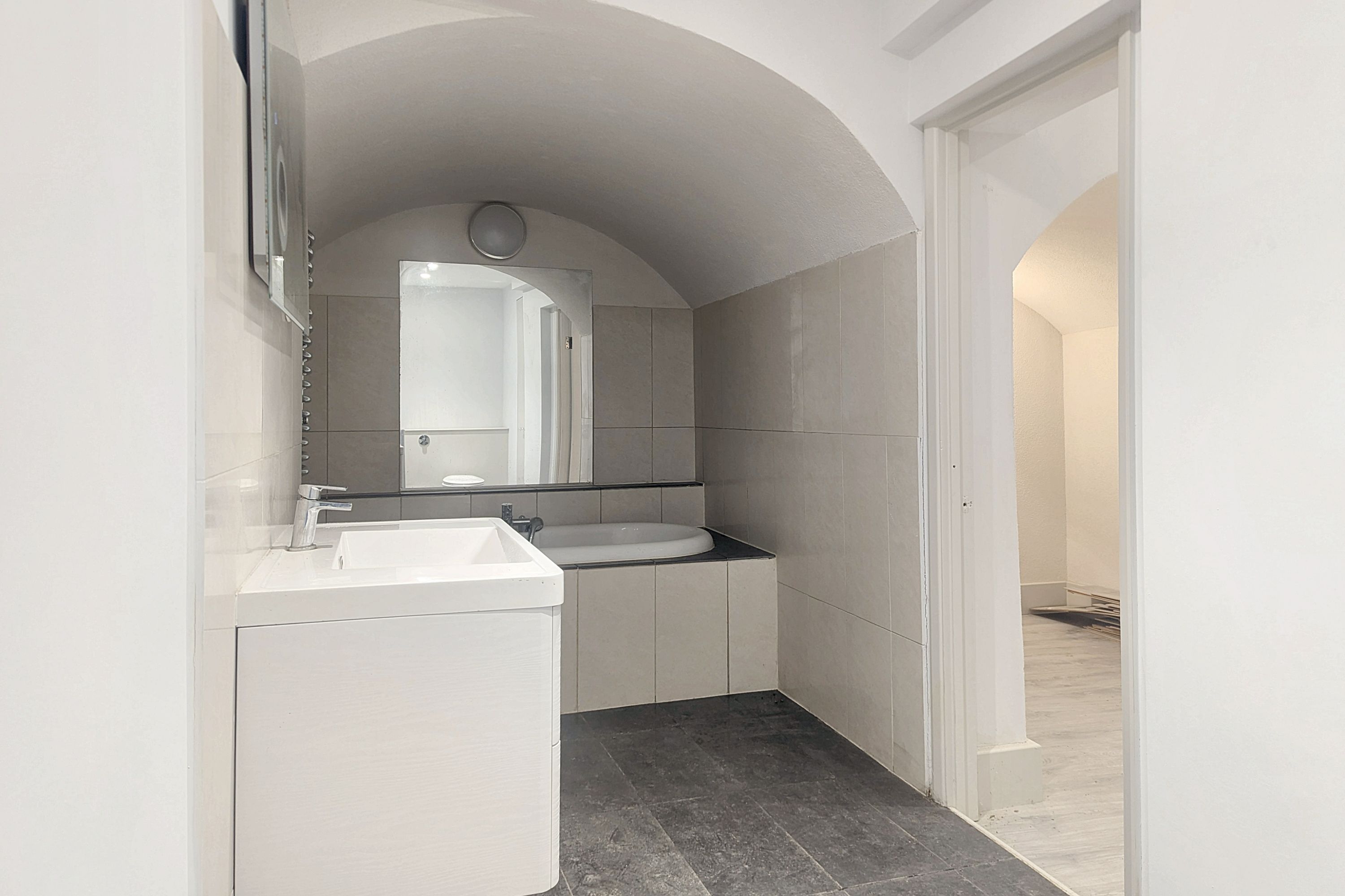 Front Basement, 236/238 Old Brompton Road, Earls Court, London, SW5 0DE