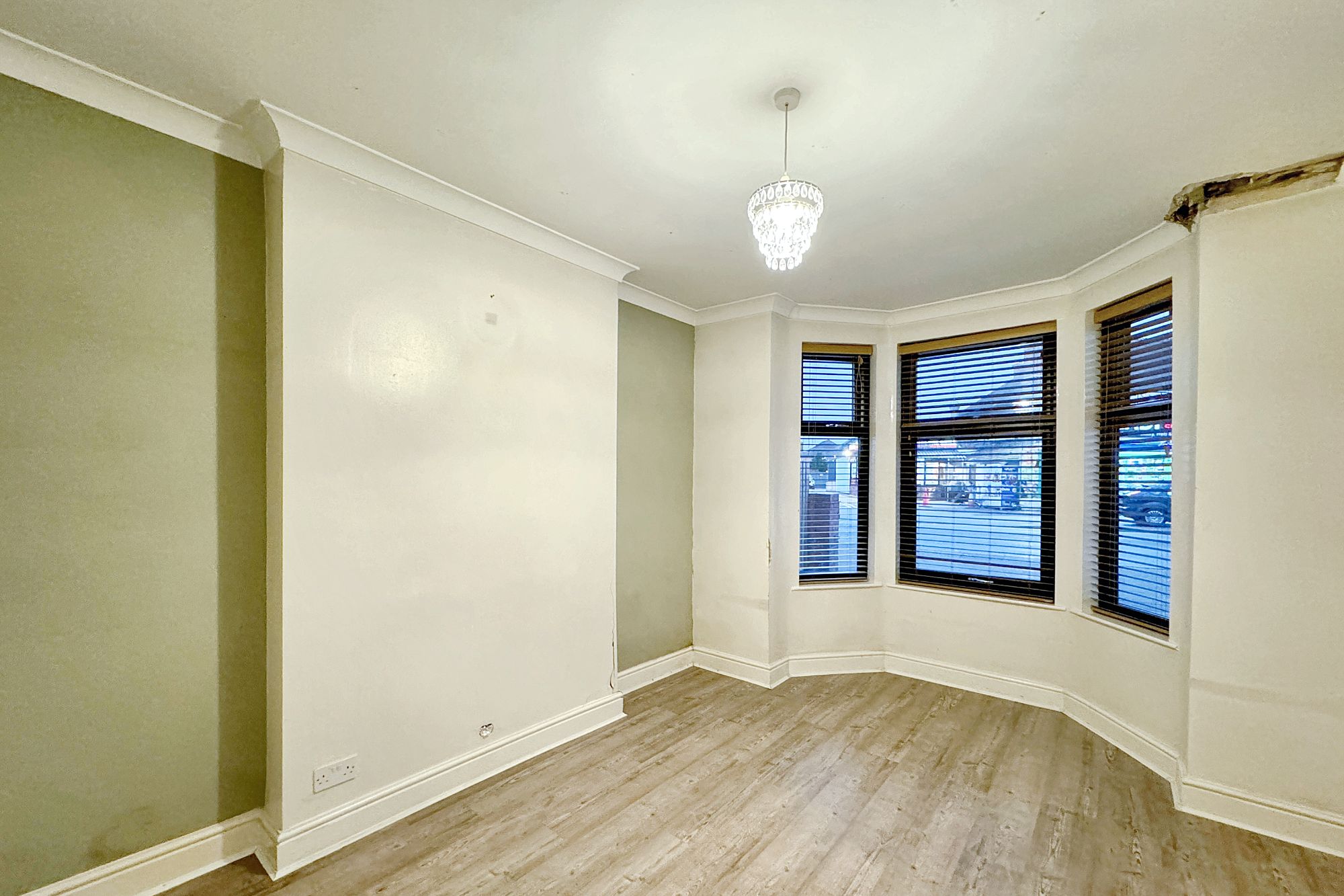 160 Lincoln Road, Peterborough, Cambridgeshire PE1 2NR