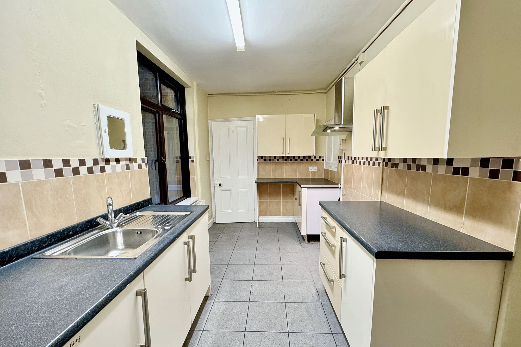 160 Lincoln Road, Peterborough, Cambridgeshire PE1 2NR