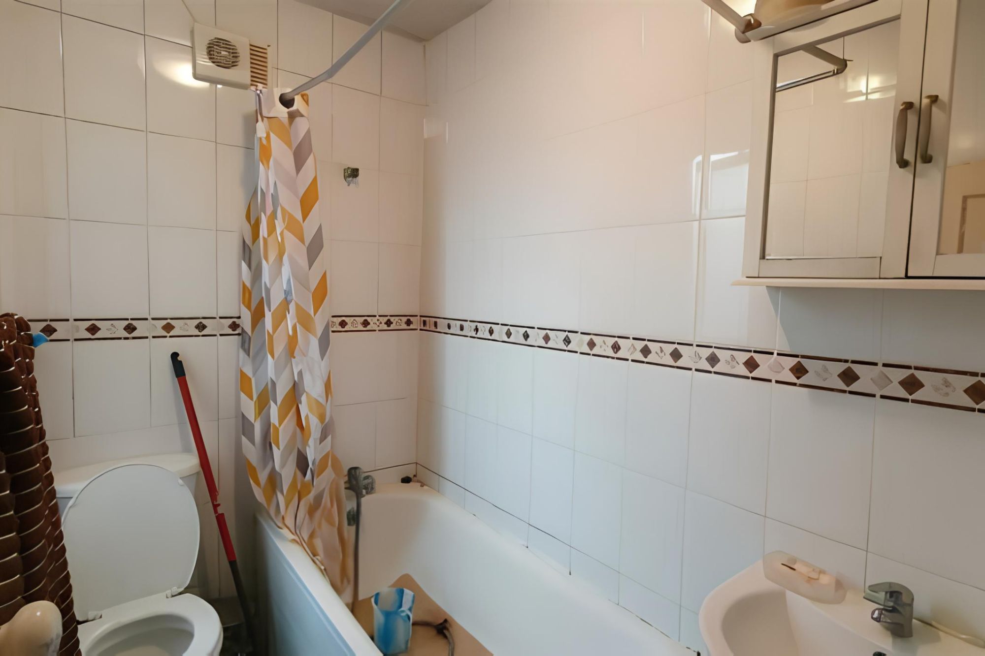 12 River Gardens, Feltham, TW14 0RE
