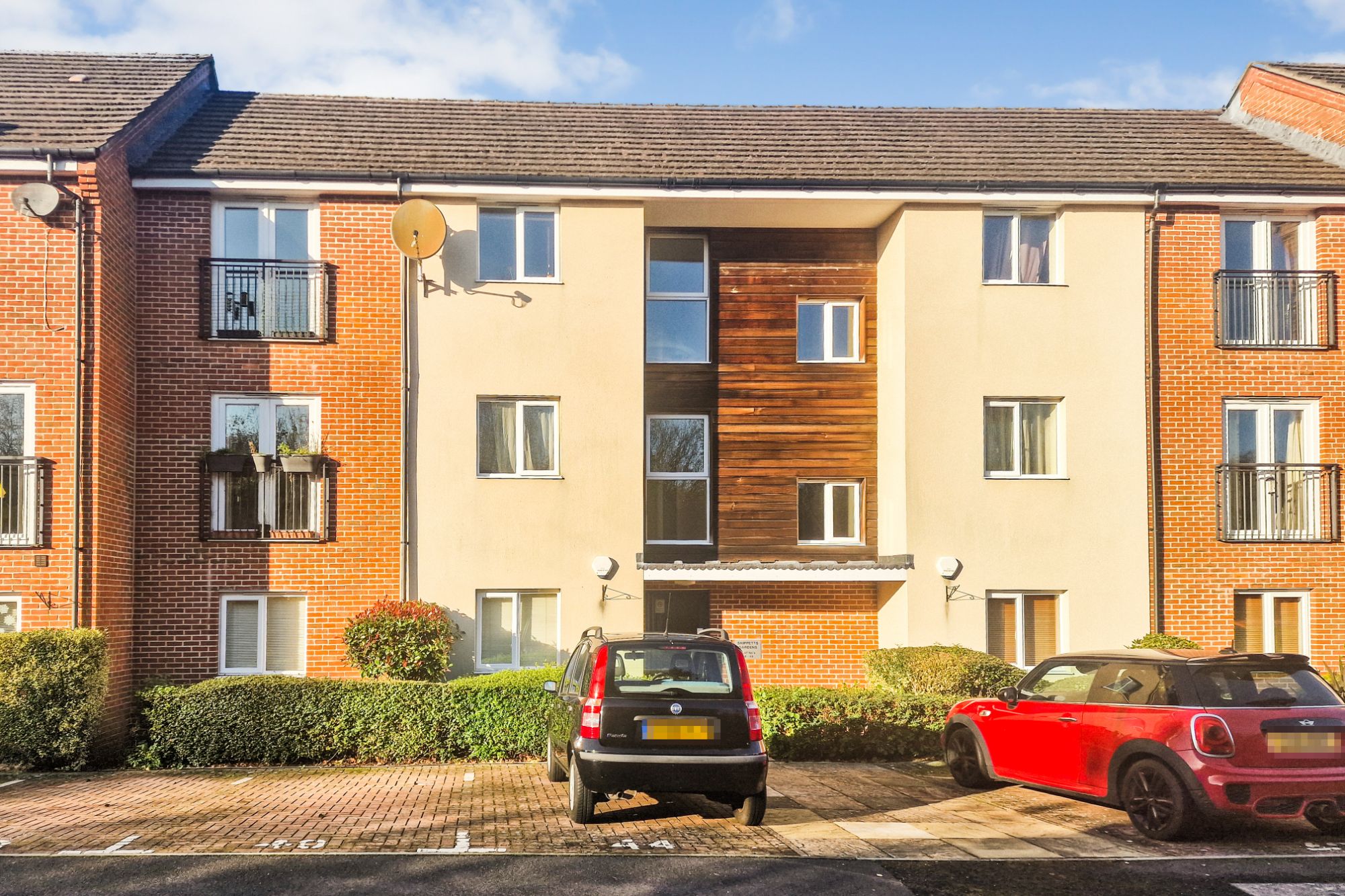 44 Skippetts Gardens, Basingstoke, Hampshire, RG21 3BY