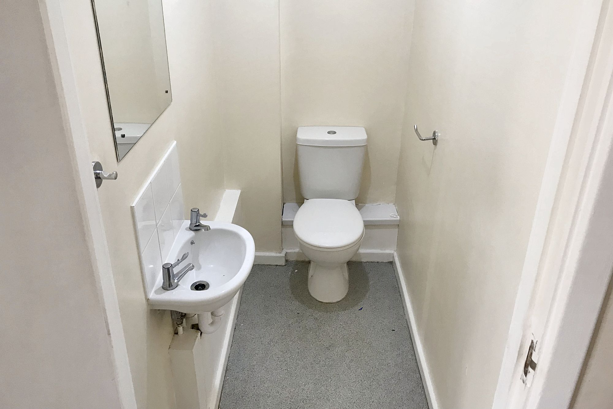 10 Broxburn Court, Broxburn Drive, South Ockenden, RM15 5PD