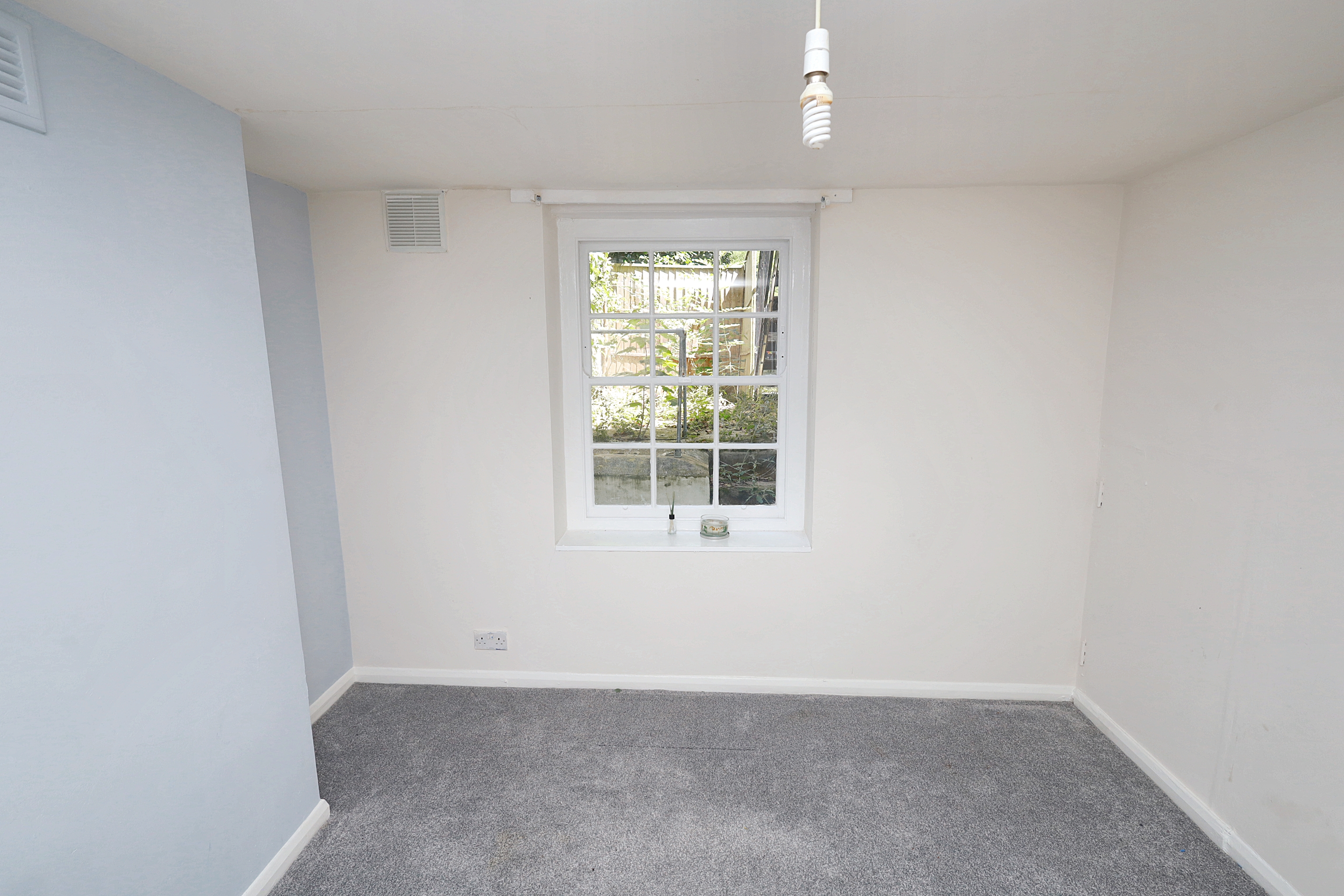 Flat A, 62 Canonbury Road, Islington, London, N1 2DQ