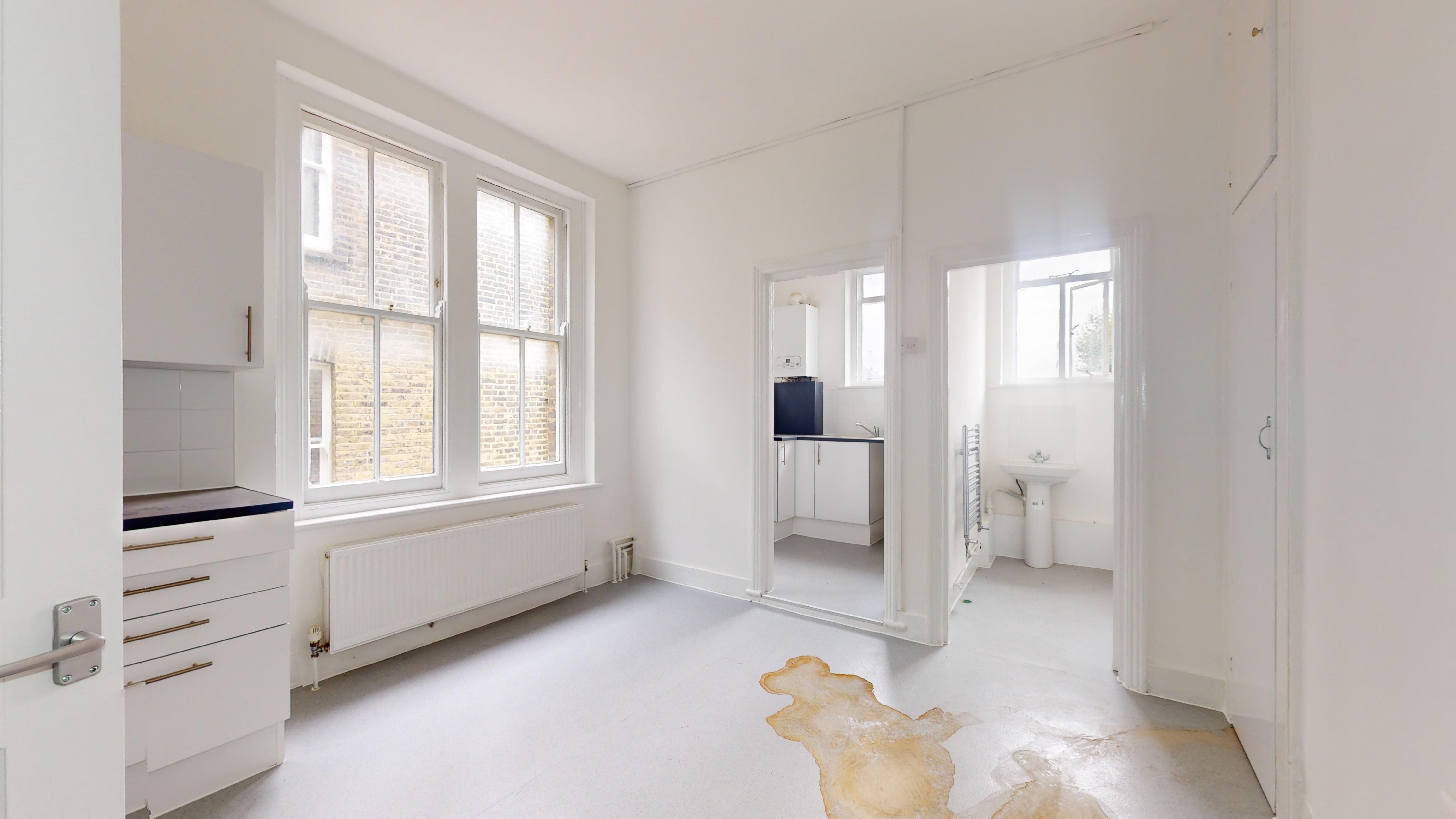 Flat 3, 28 Cathcart Hill, Tufnell Park, London, N19 5QN
