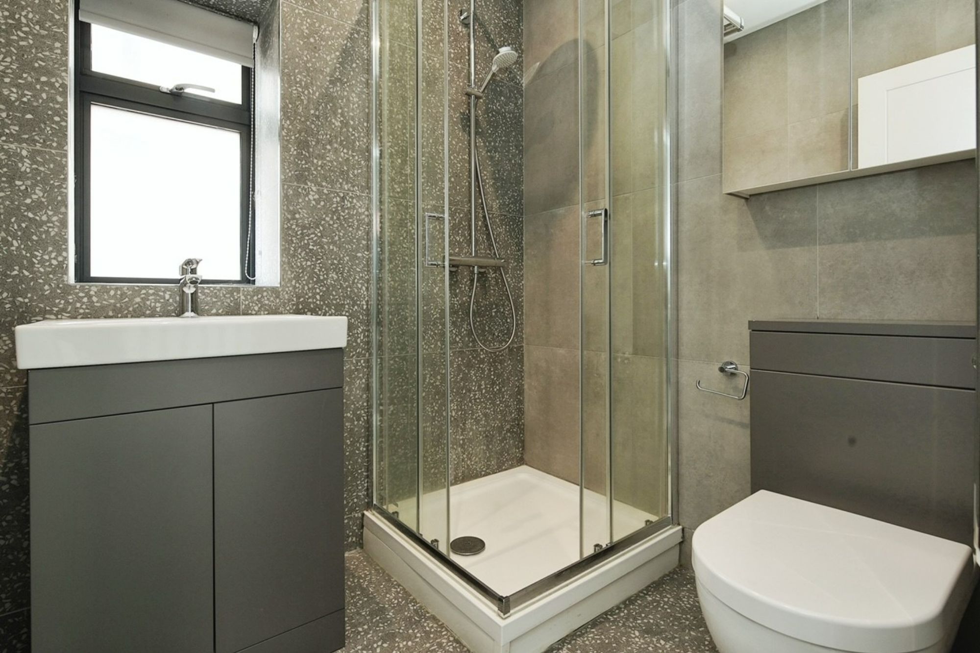 Flat 4 Gloucester Building, Trafalgar Court, Brighton BN1 4FB