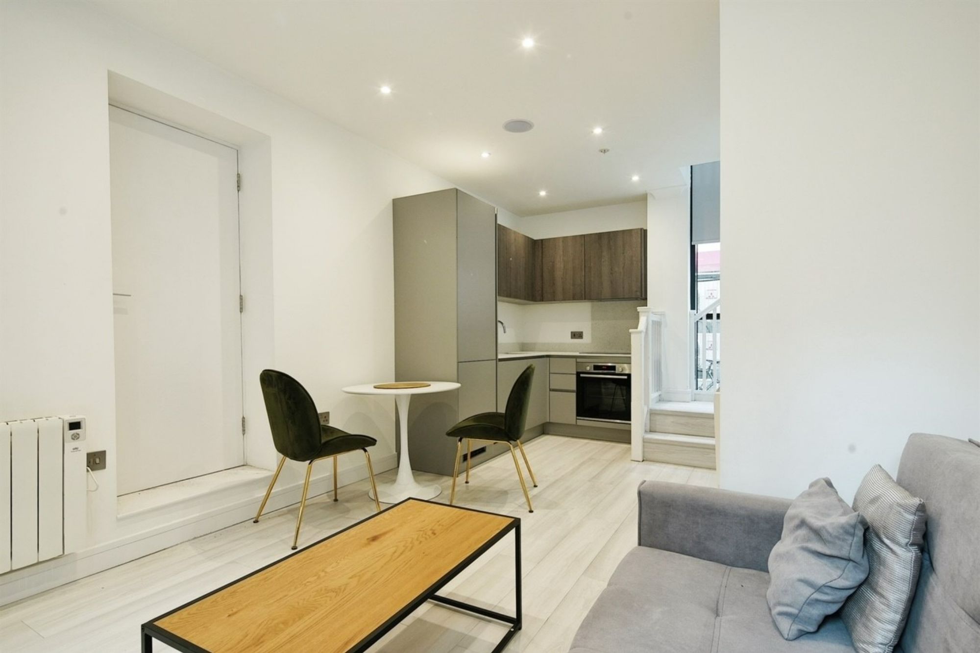 Flat 4 Gloucester Building, Trafalgar Court, Brighton BN1 4FB