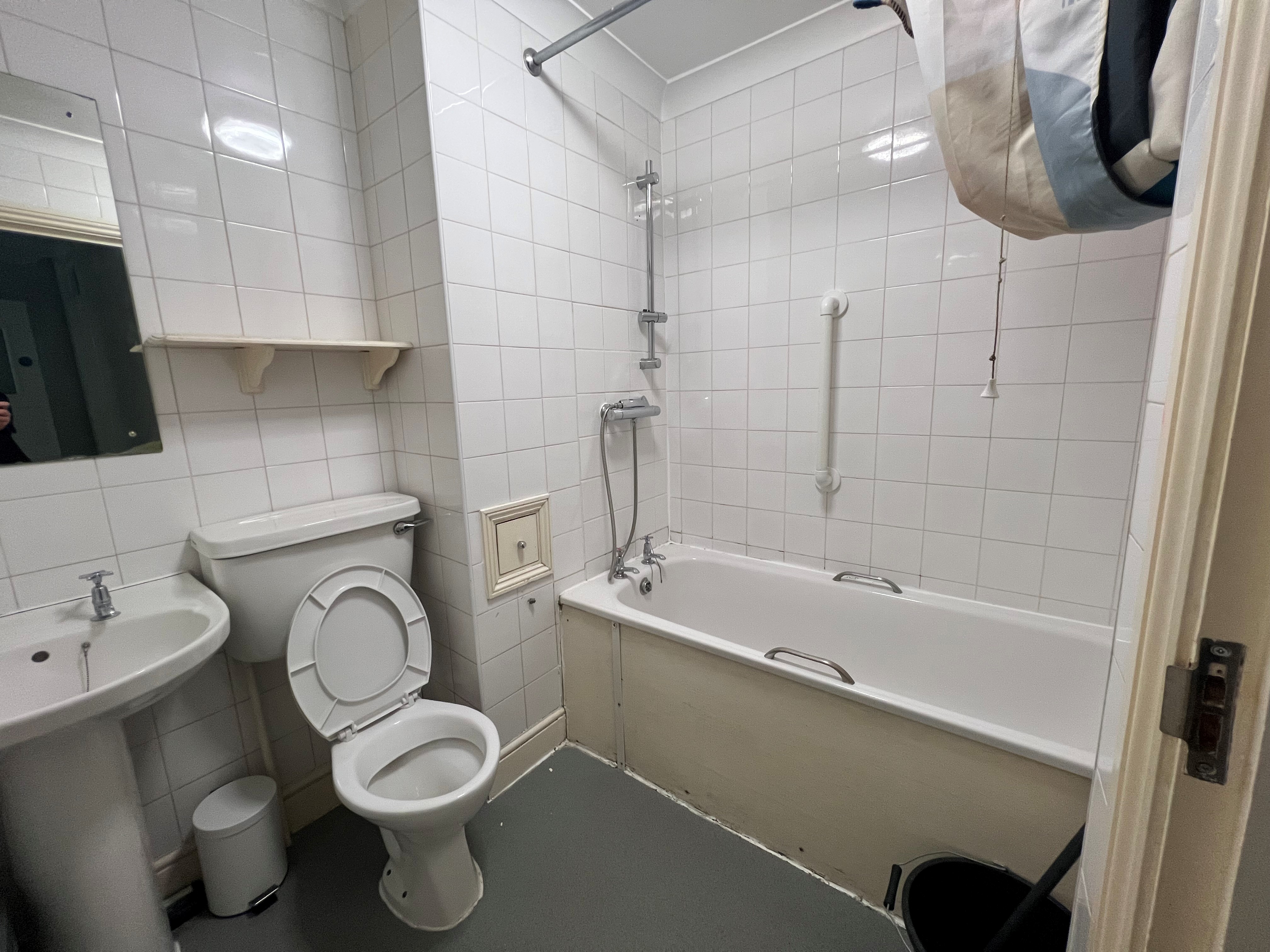 96 Cricketfield Road, Clapton, London E5 8NS