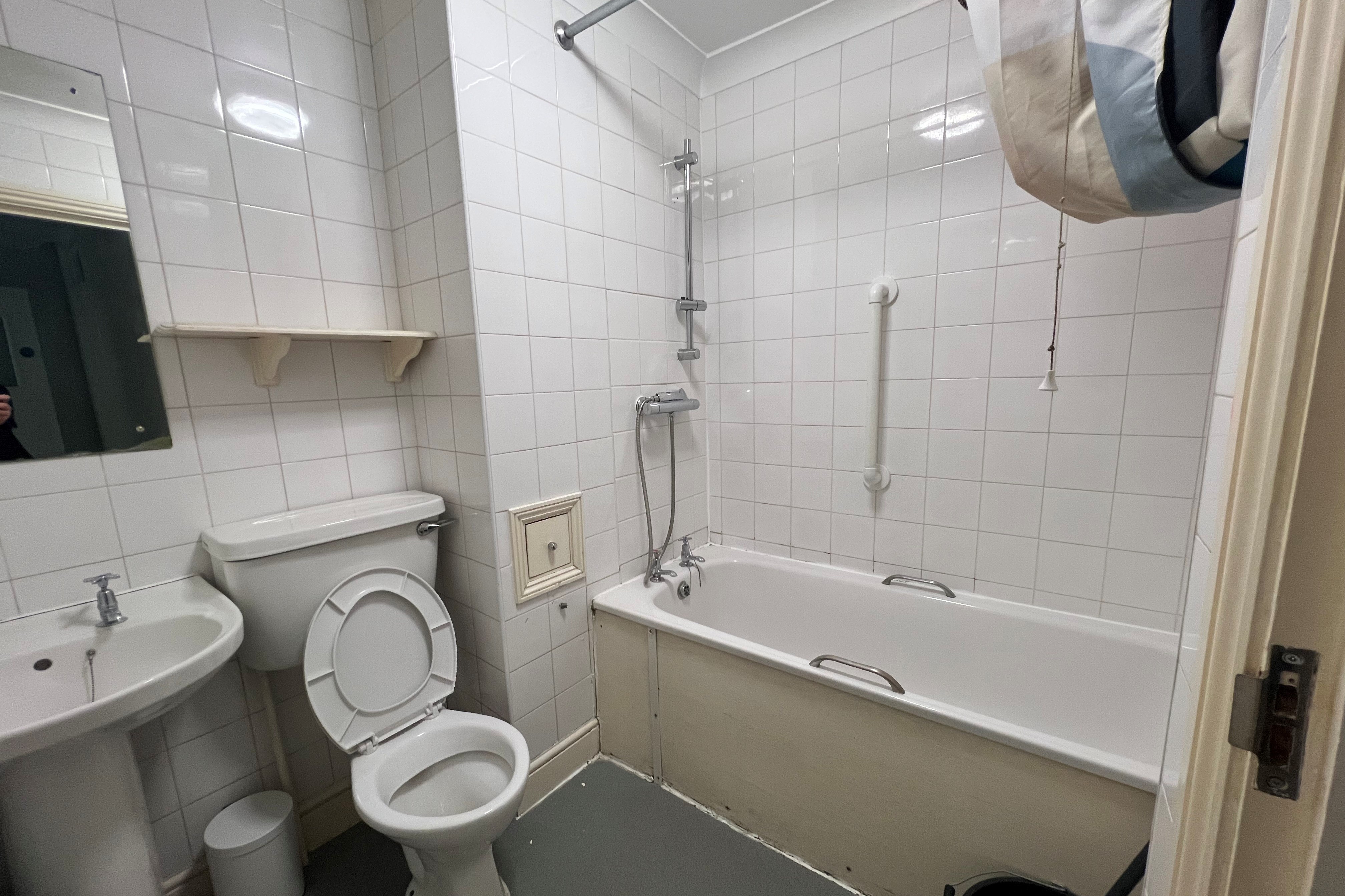 96 Cricketfield Road, Clapton, London E5 8NS