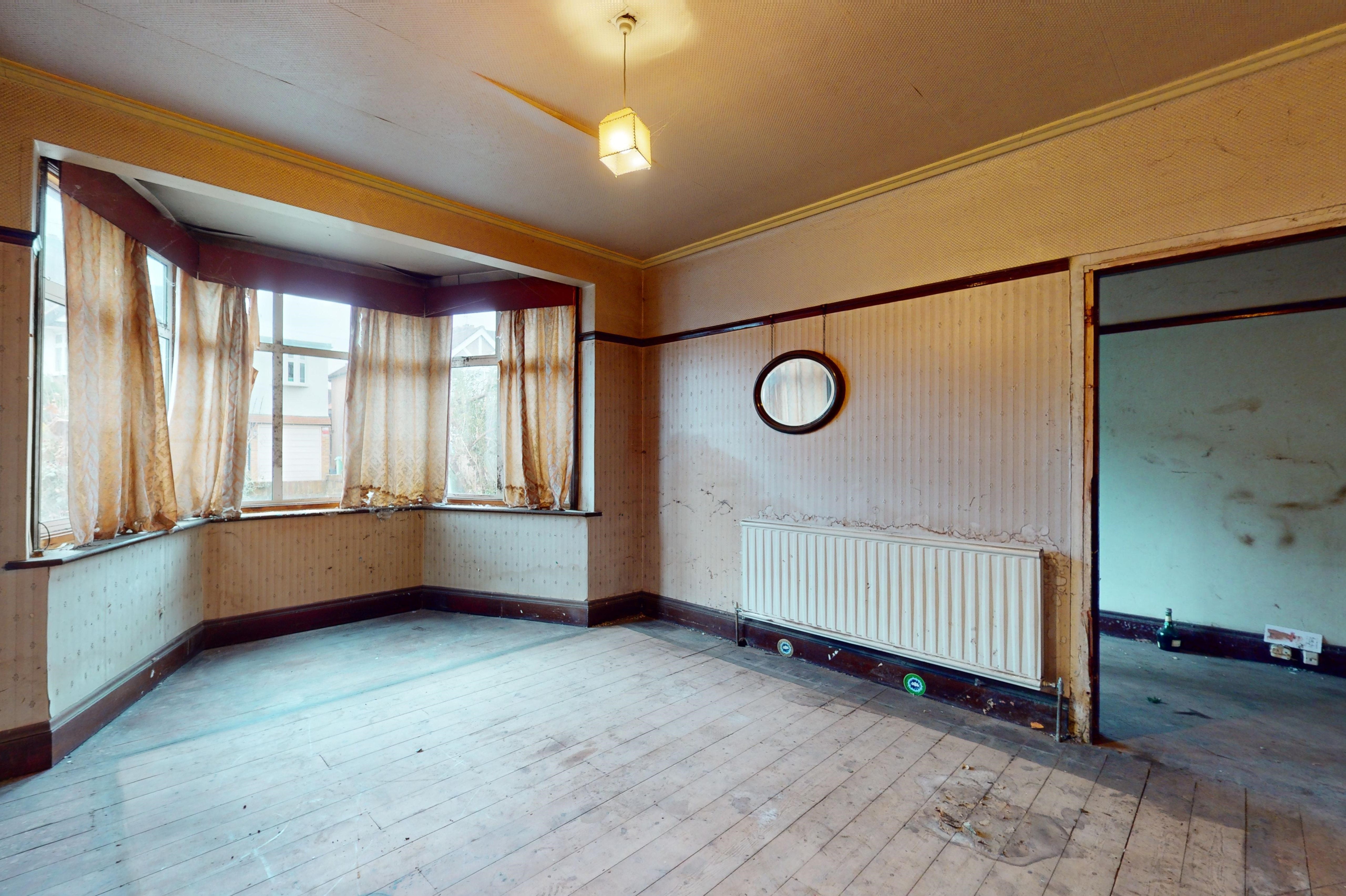 18 Blandford Avenue, Twickenham, Middlesex, TW2 6HS