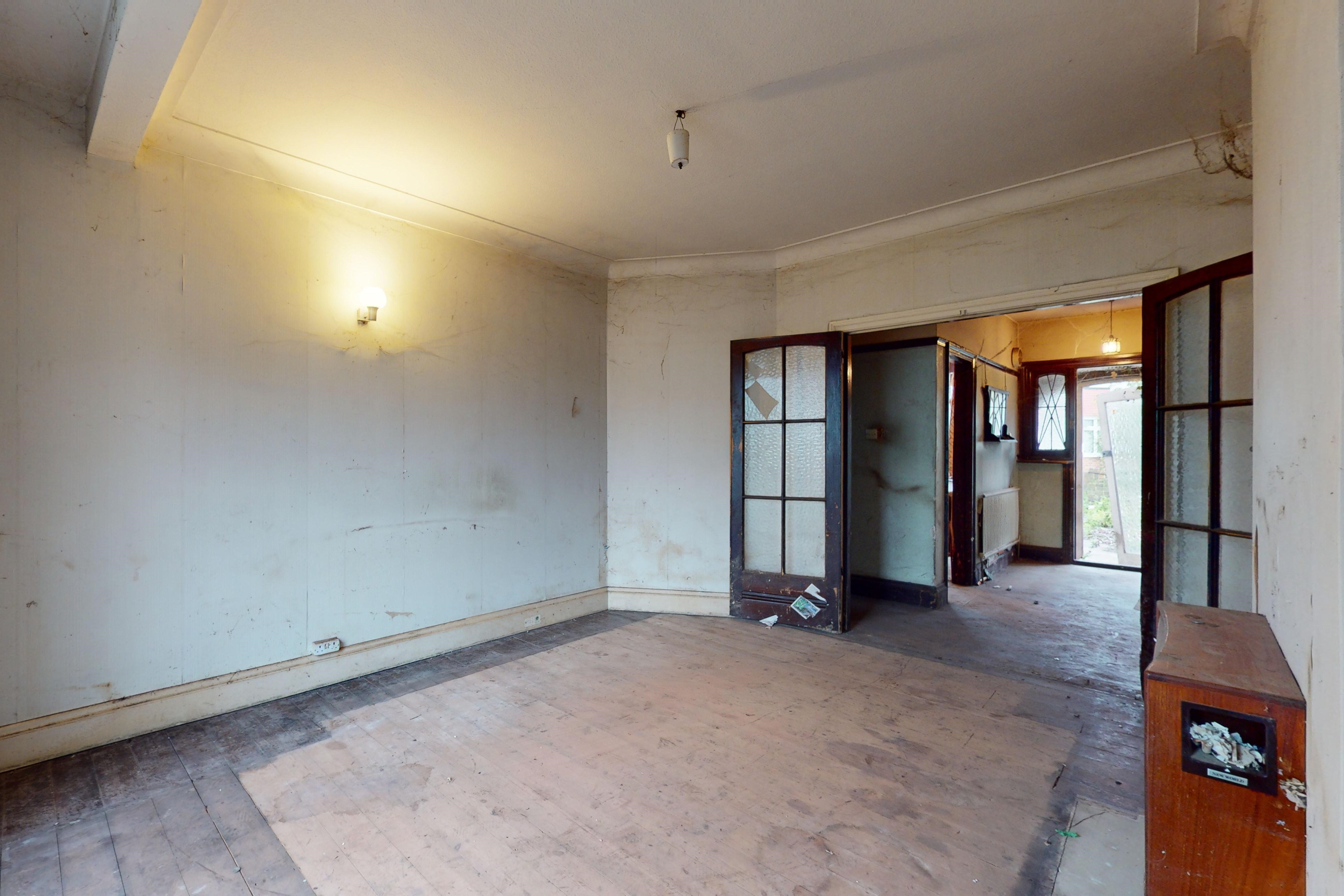 18 Blandford Avenue, Twickenham, Middlesex, TW2 6HS
