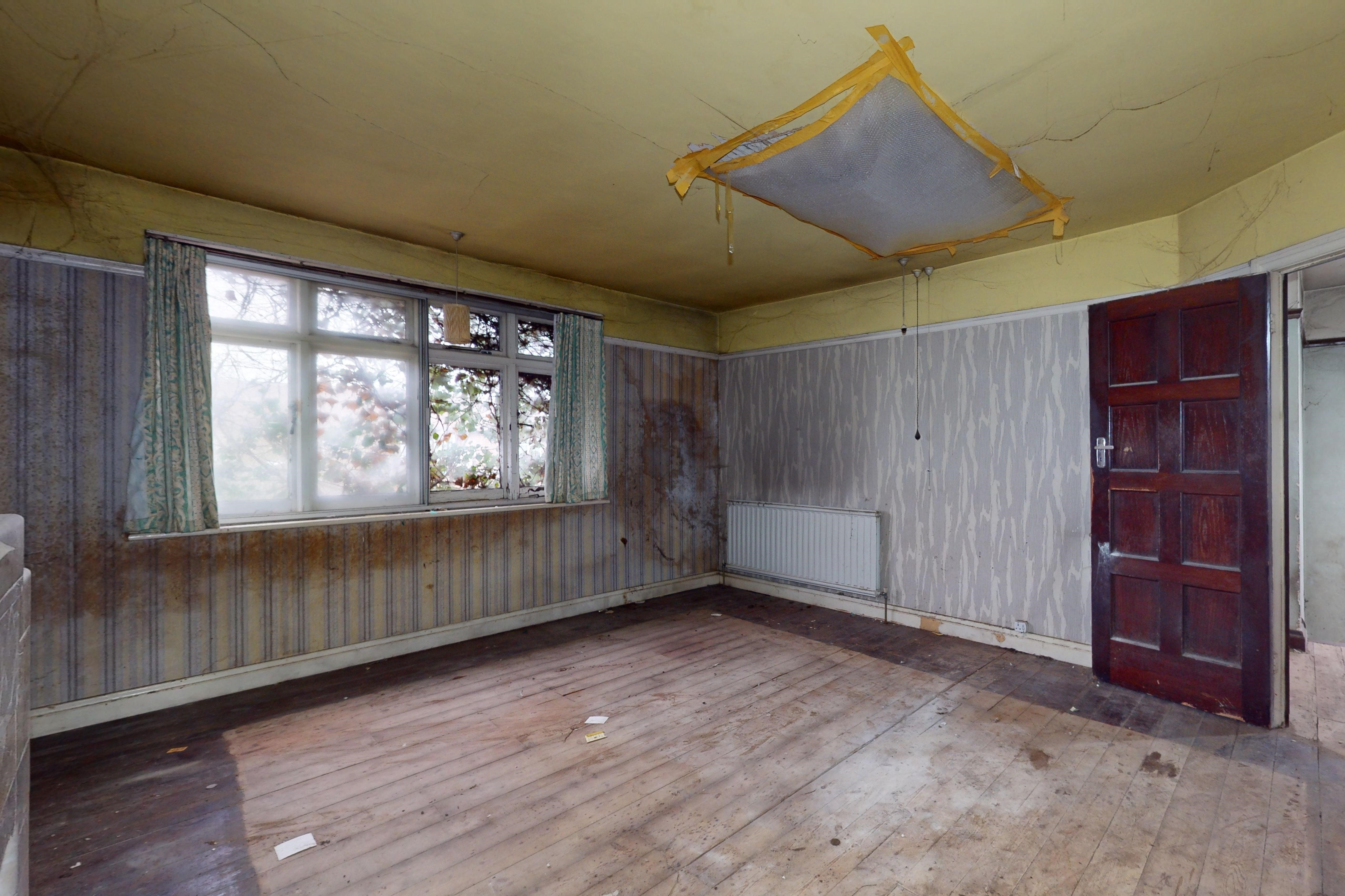 18 Blandford Avenue, Twickenham, Middlesex, TW2 6HS