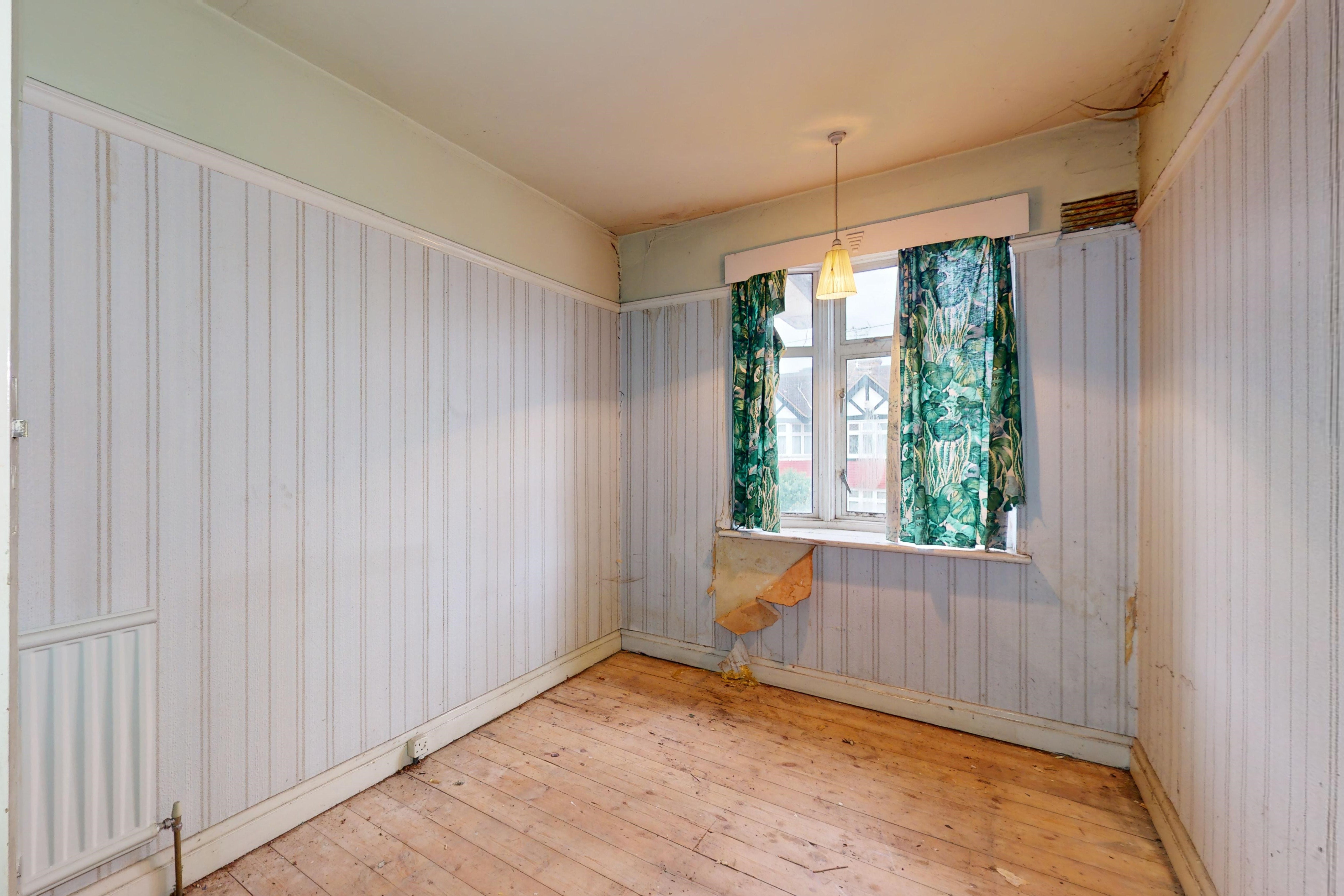 18 Blandford Avenue, Twickenham, Middlesex, TW2 6HS