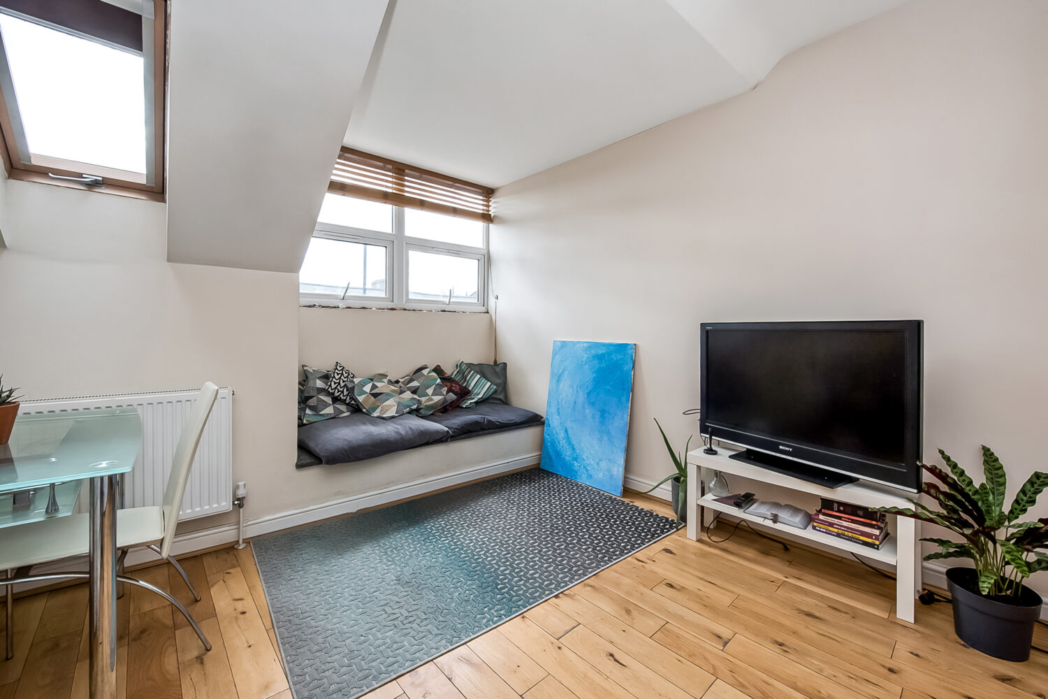 Flat 4, 77 Westow Hill, London SE19 1TX