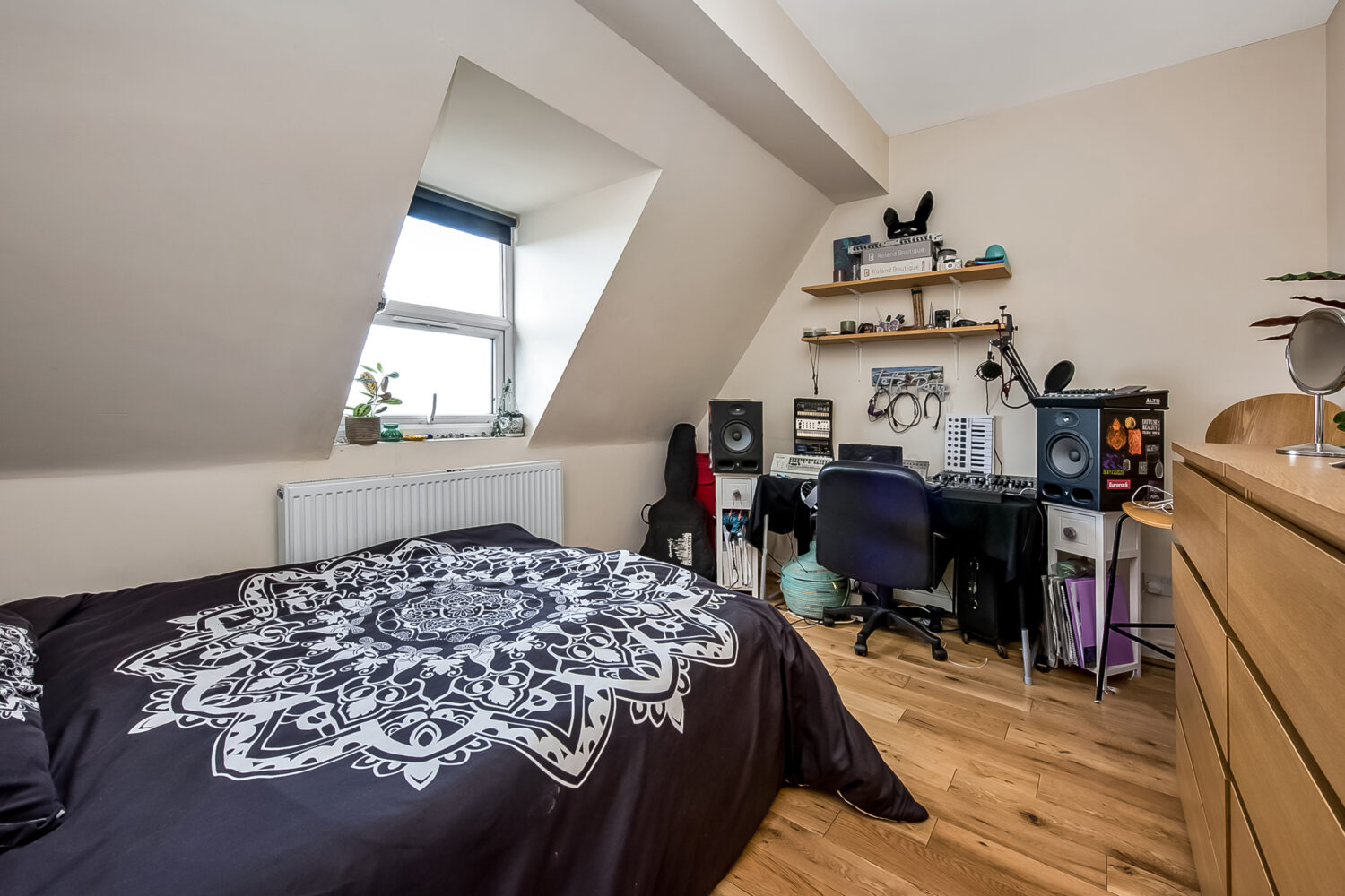 Flat 4, 77 Westow Hill, London SE19 1TX