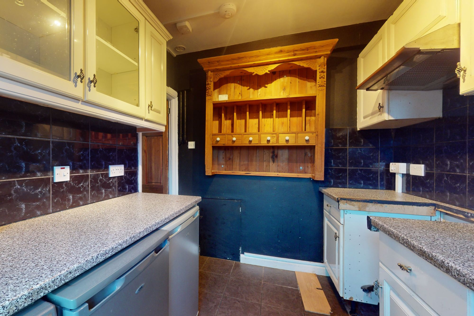 Ground Floor Flat, 421 Chertsey Road, Whitton, Twickenham, TW2 6LS