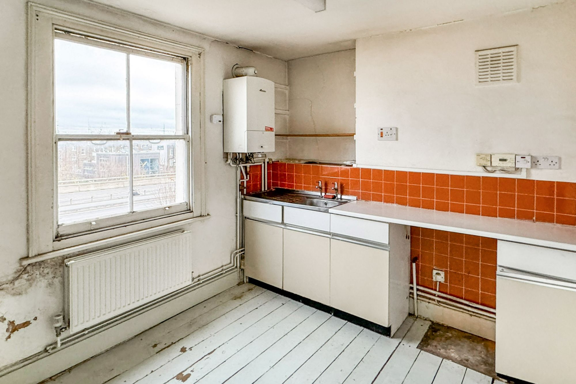 39E Cambridge Gardens, Ladbroke Grove, London, W10 5UA