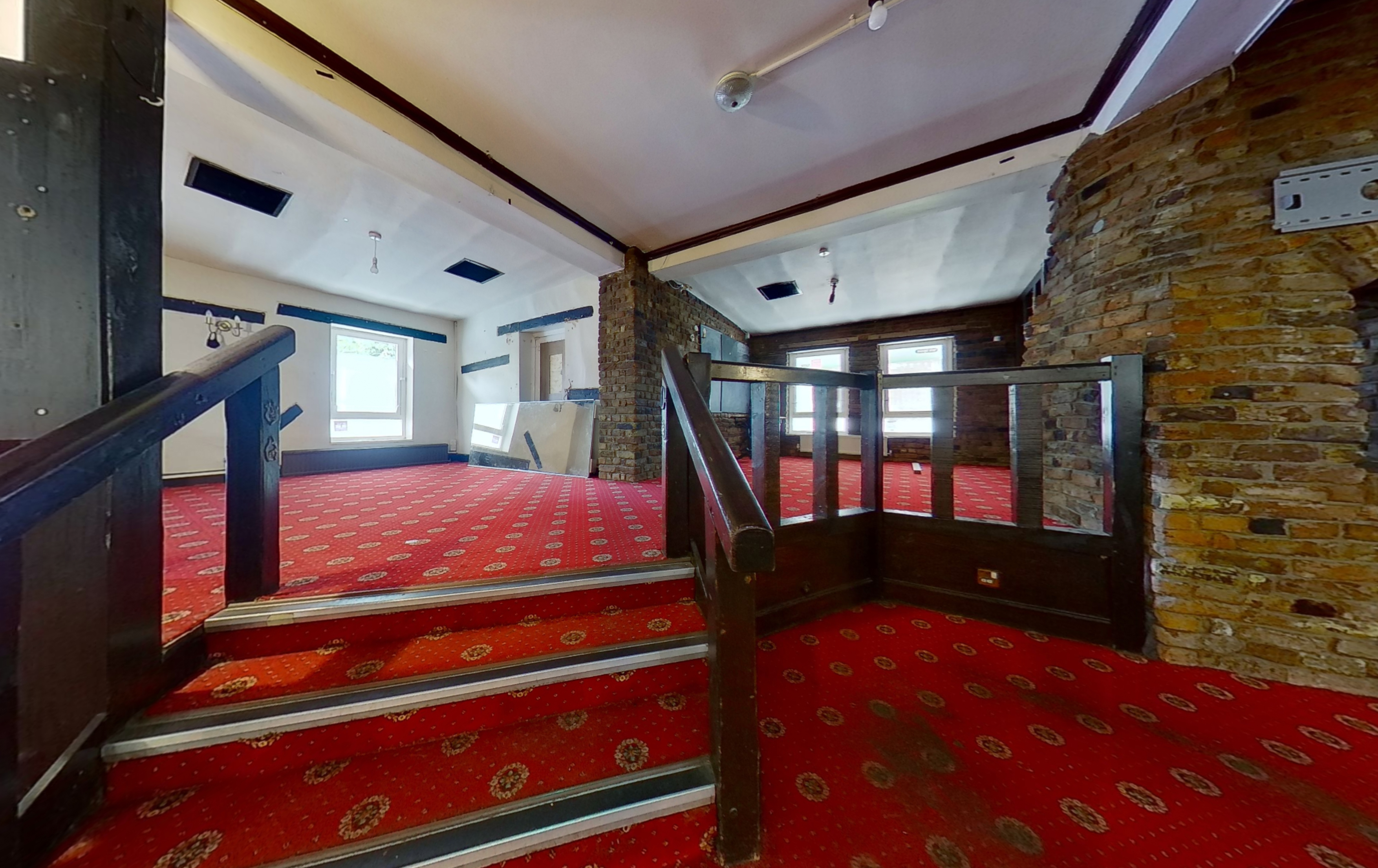 Royal Oak, 250 St Johns Way, Archway, London N19 3RJ