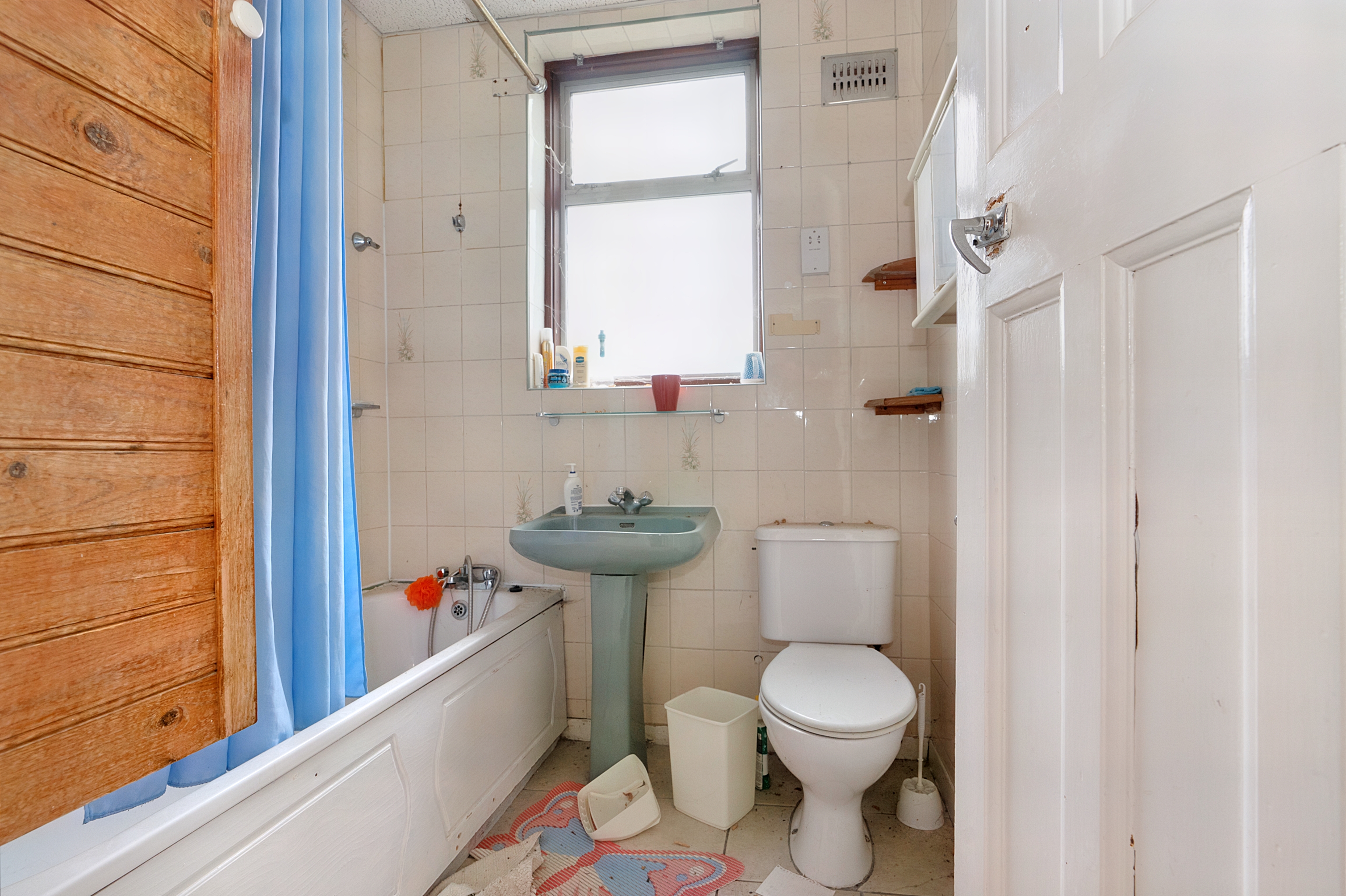 43 Hazelwood Lane, Palmers Green, London, N13 5EZ