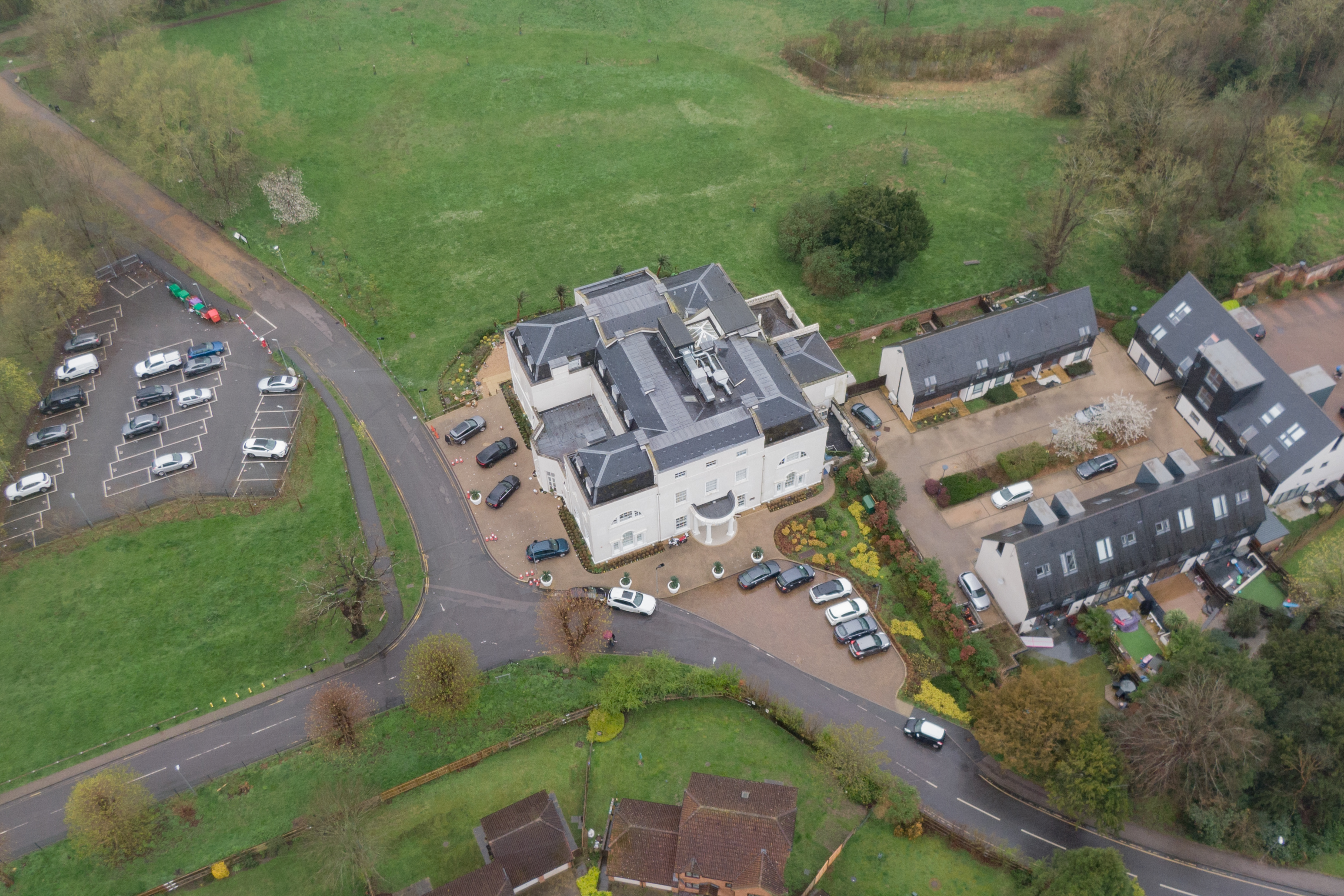 Hillingdon House, Wren Avenue, Uxbridge, Middlesex, UB10 0FD