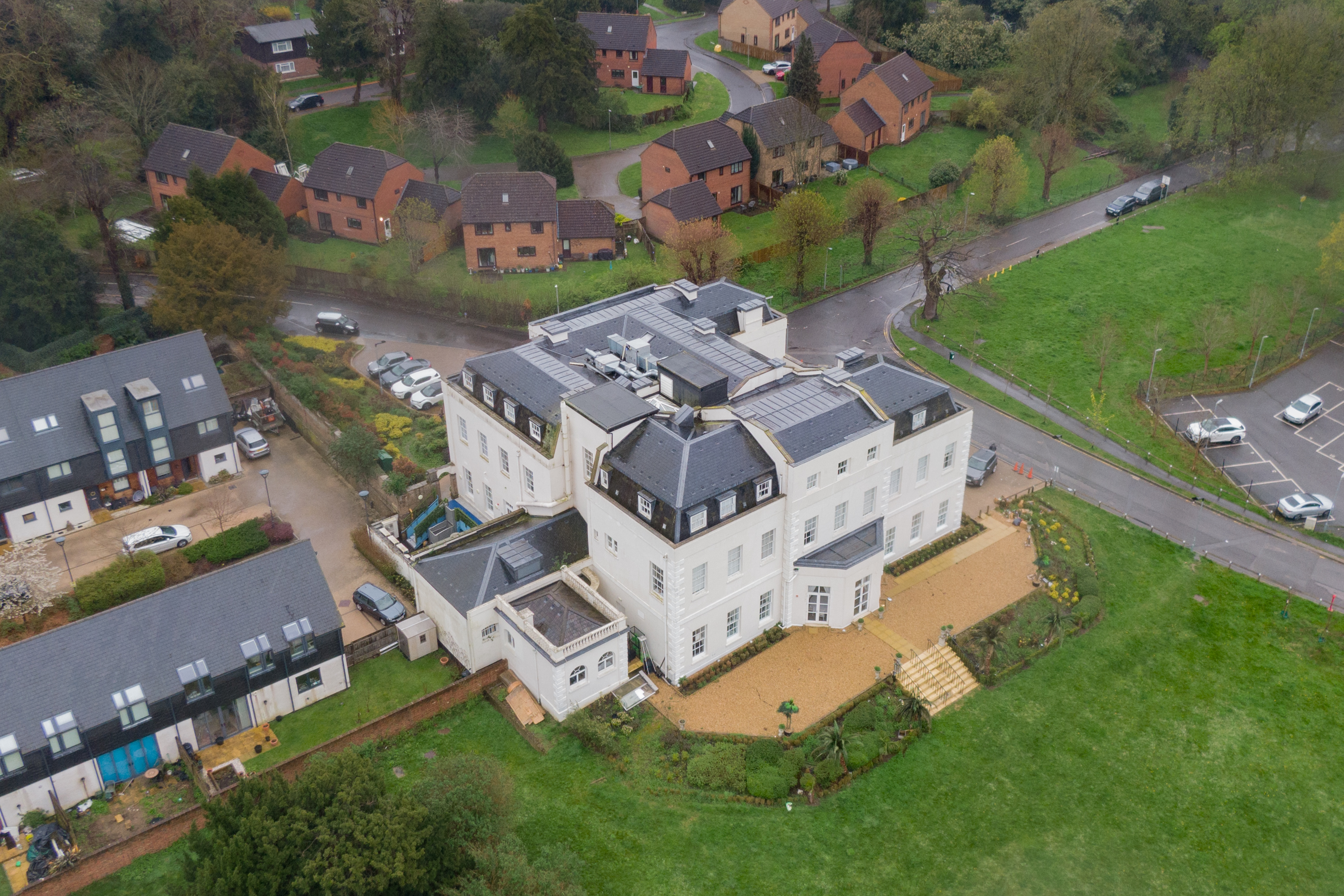 Hillingdon House, Wren Avenue, Uxbridge, Middlesex, UB10 0FD