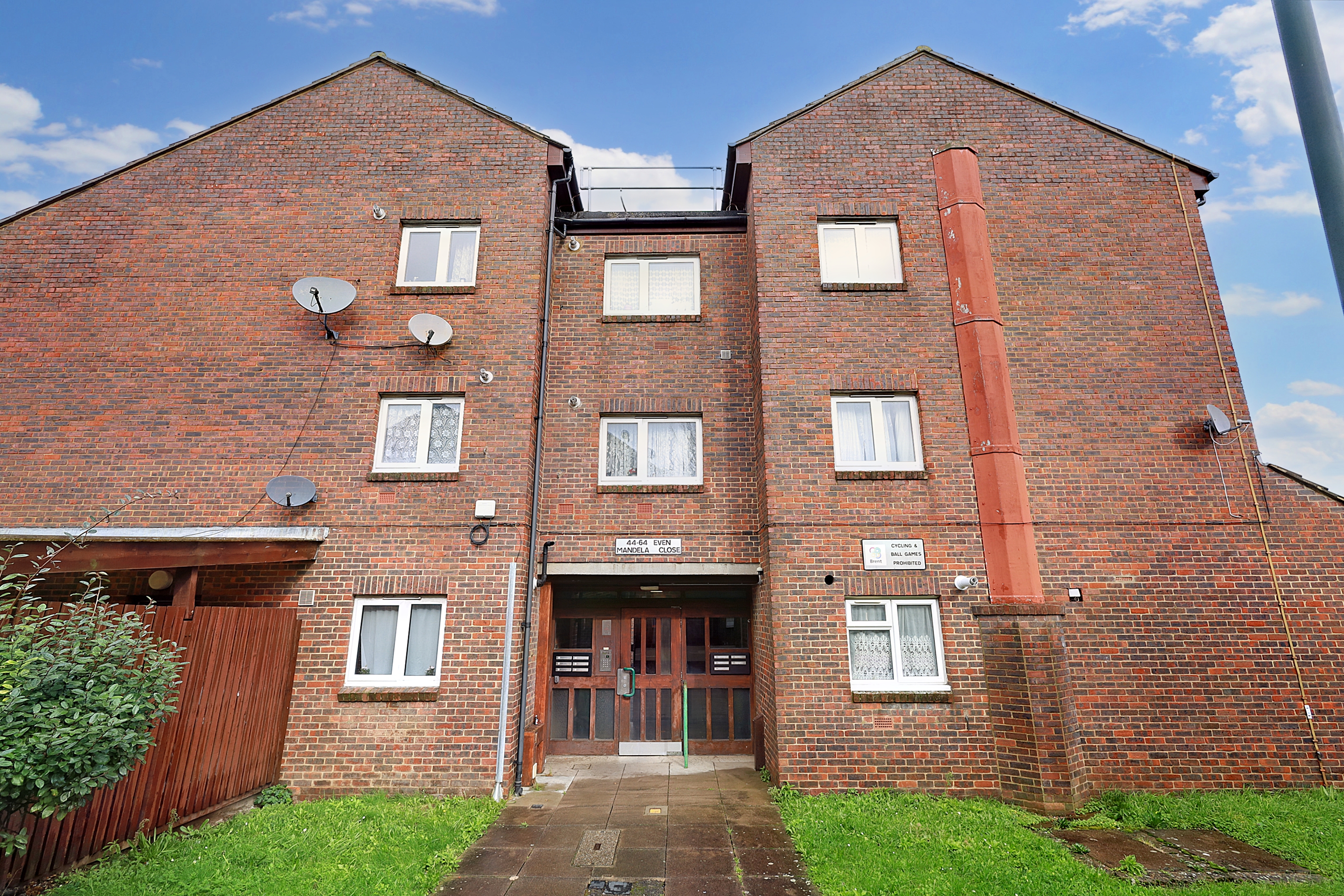 58 Mandela Close, Willesden, London, NW10 8BG