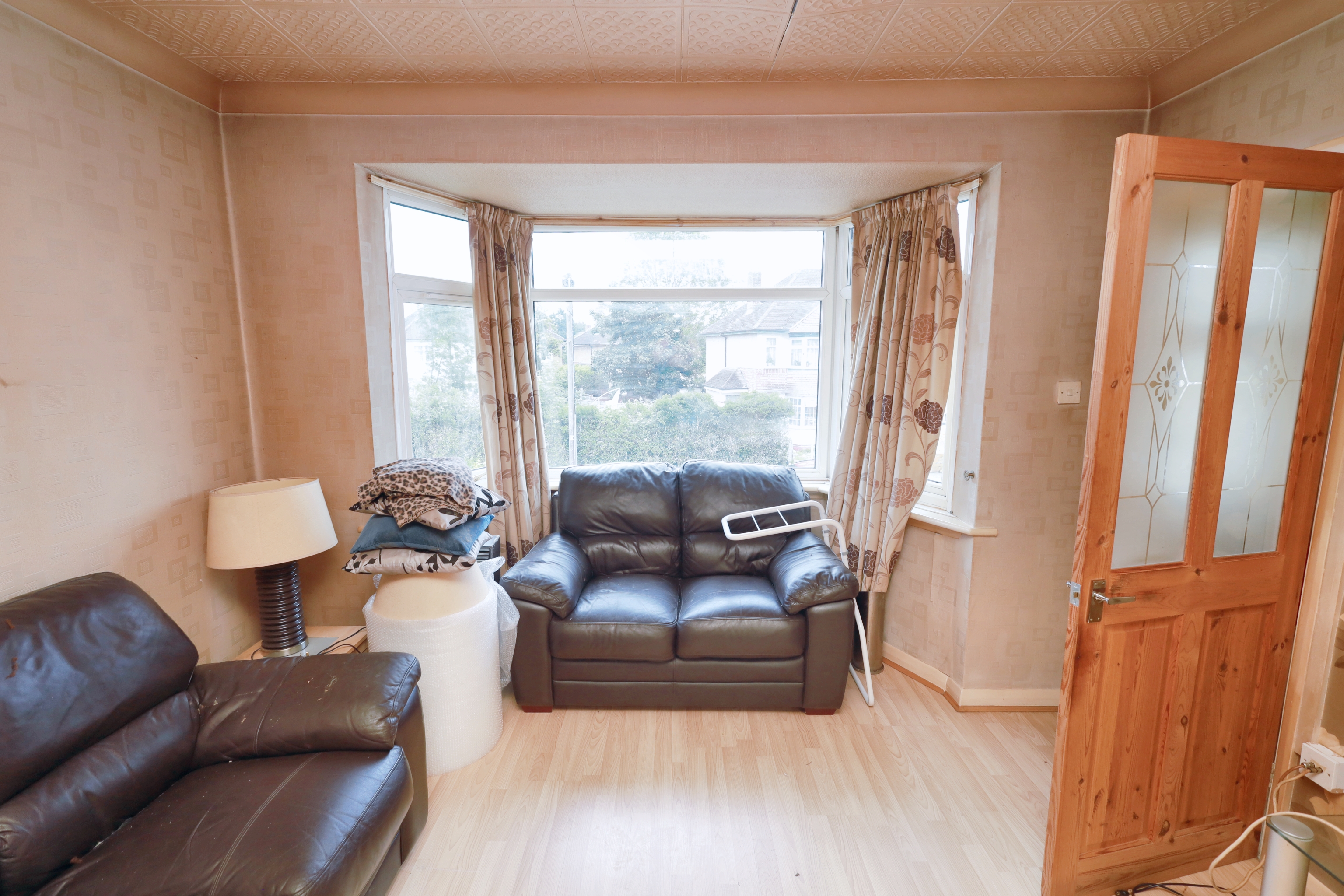 16A Barnard Gardens, Hayes, UB4 9ER