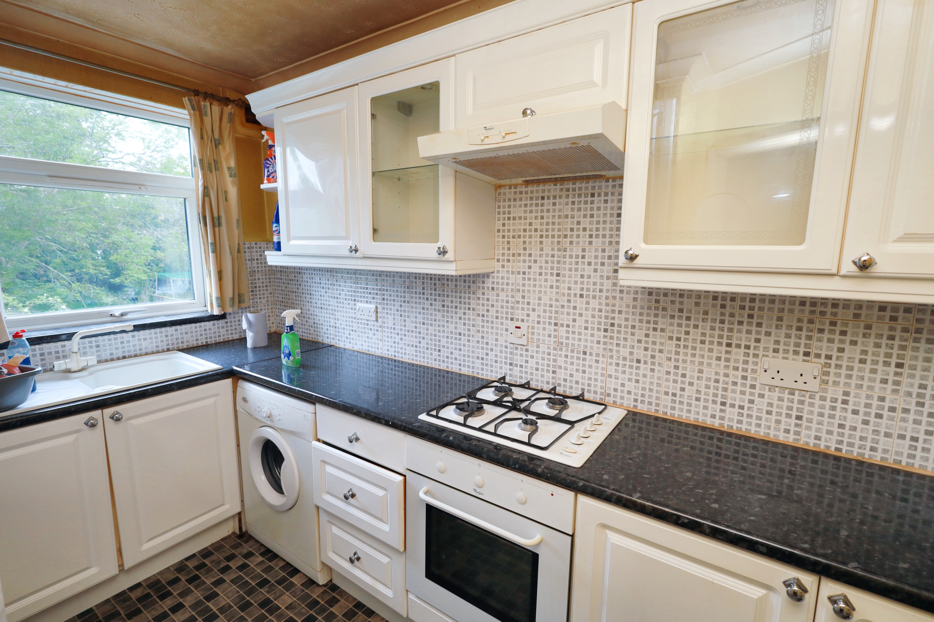 16A Barnard Gardens, Hayes, UB4 9ER