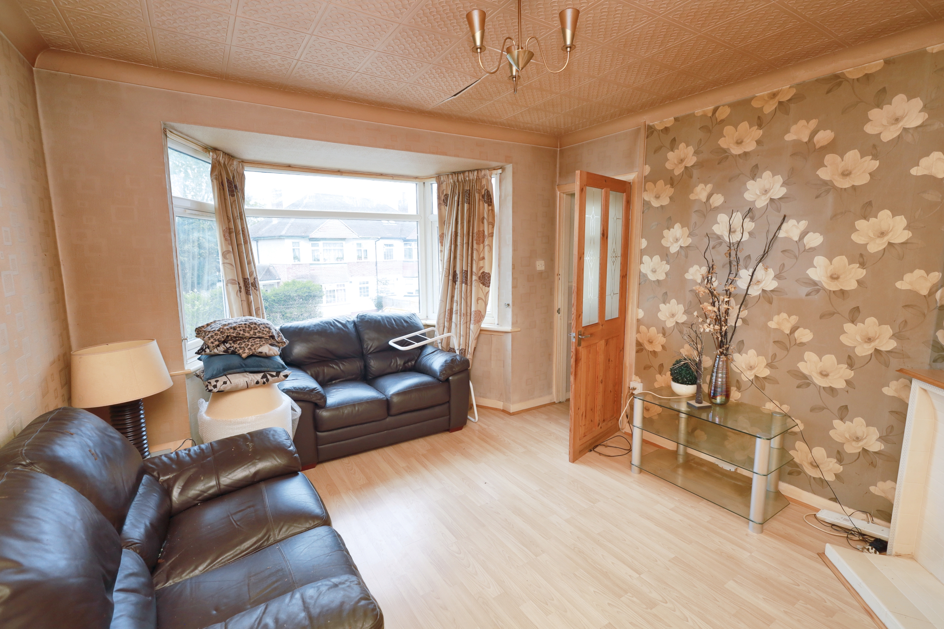 16A Barnard Gardens, Hayes, UB4 9ER