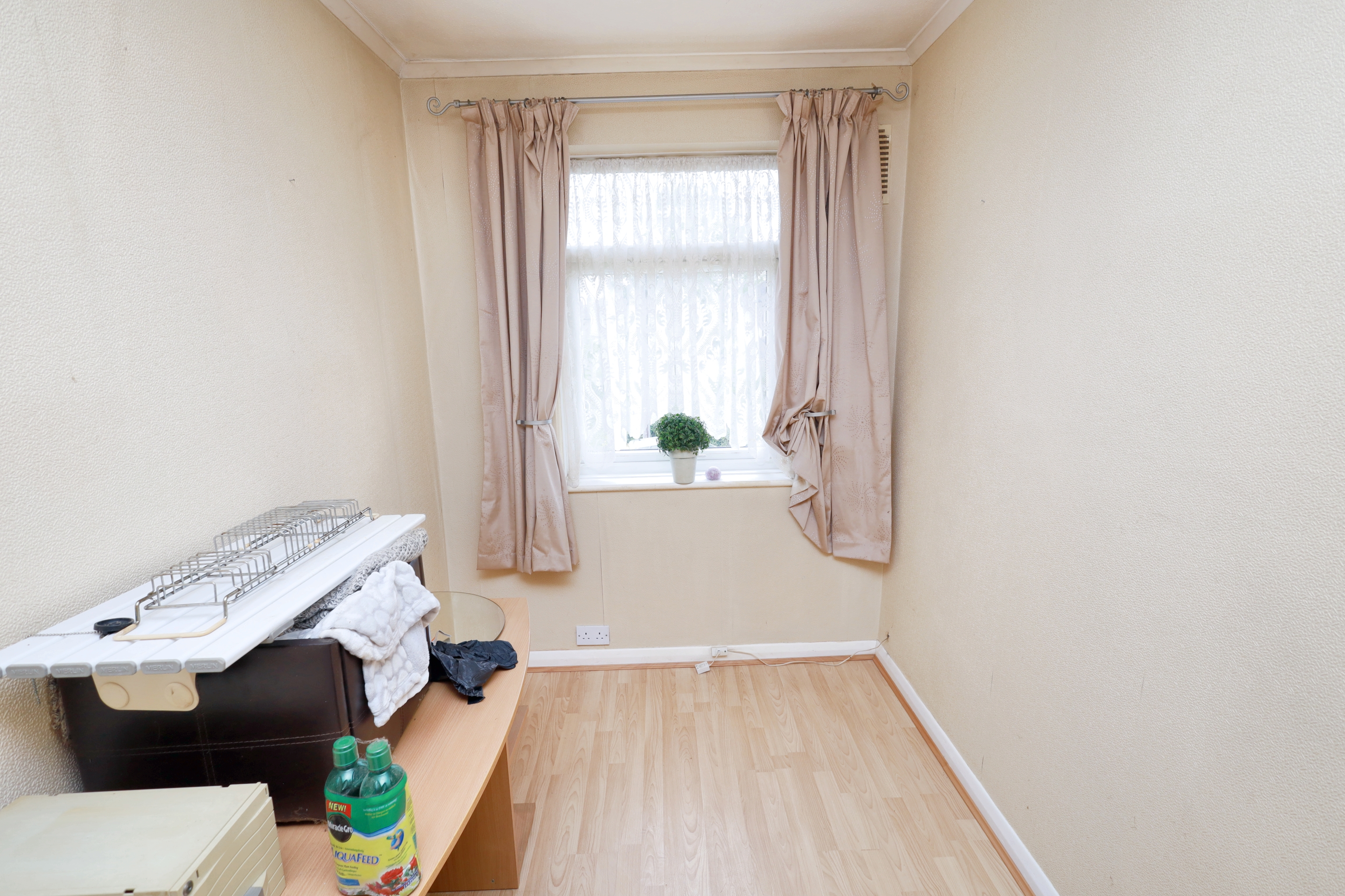 16A Barnard Gardens, Hayes, UB4 9ER